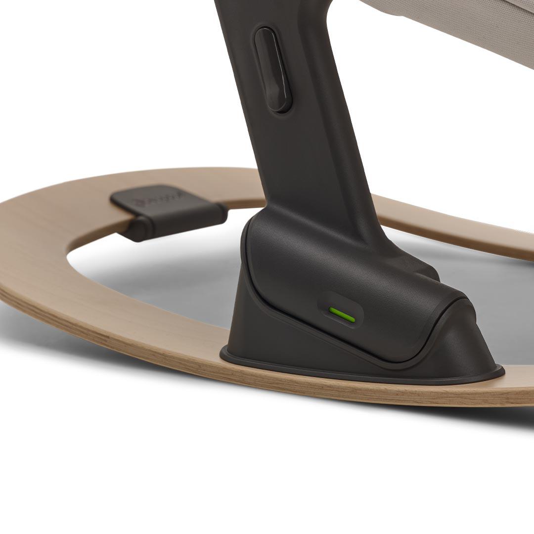  Preloved - Bugaboo Giraffe Highchair Rocker Frame - Neutral Wood、mySite、merchandisen