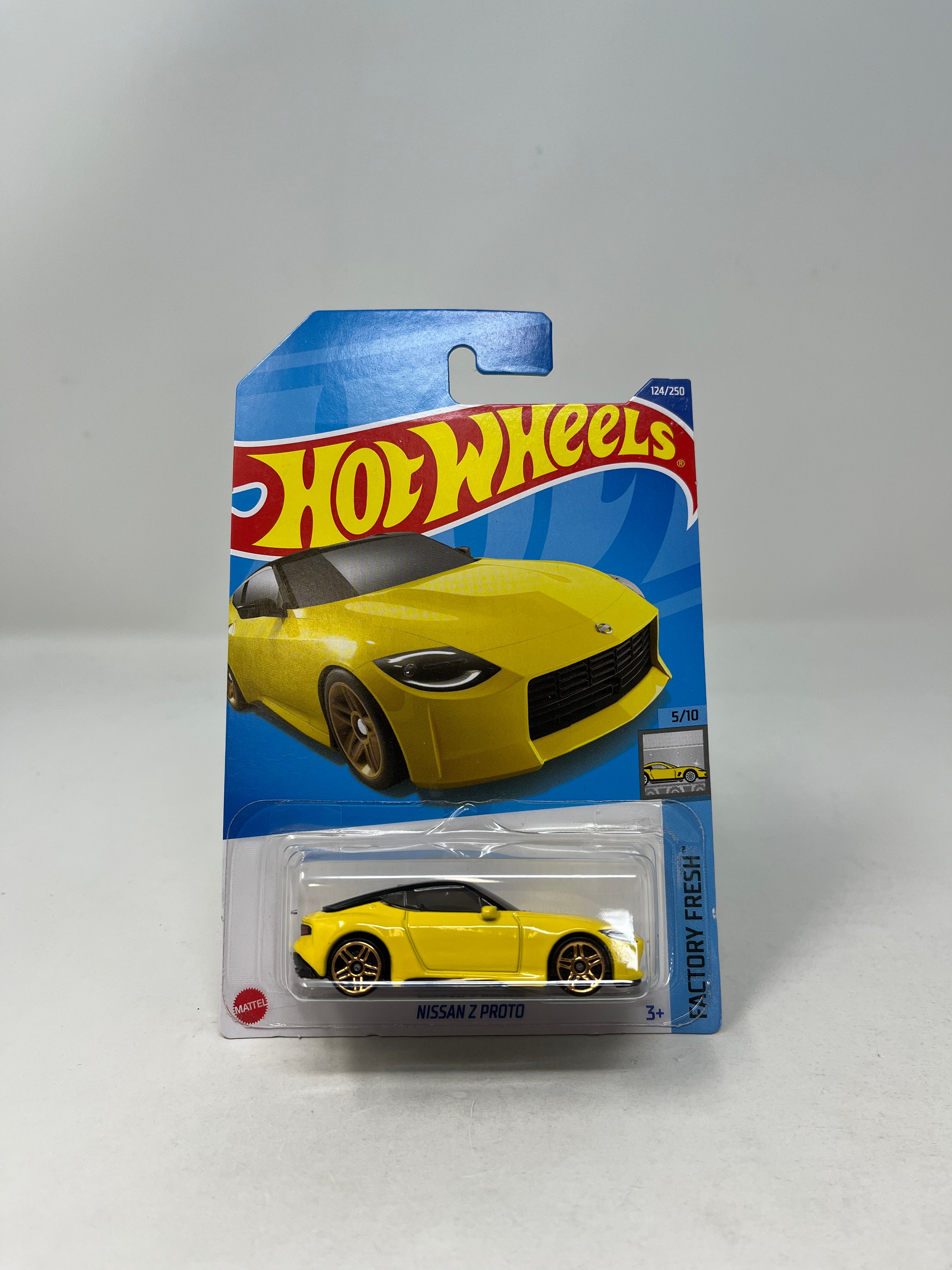 Nissan Z Proto #124 * YELLOW * 2022 Hot Wheels Basic、mySite、hgirdovlk
