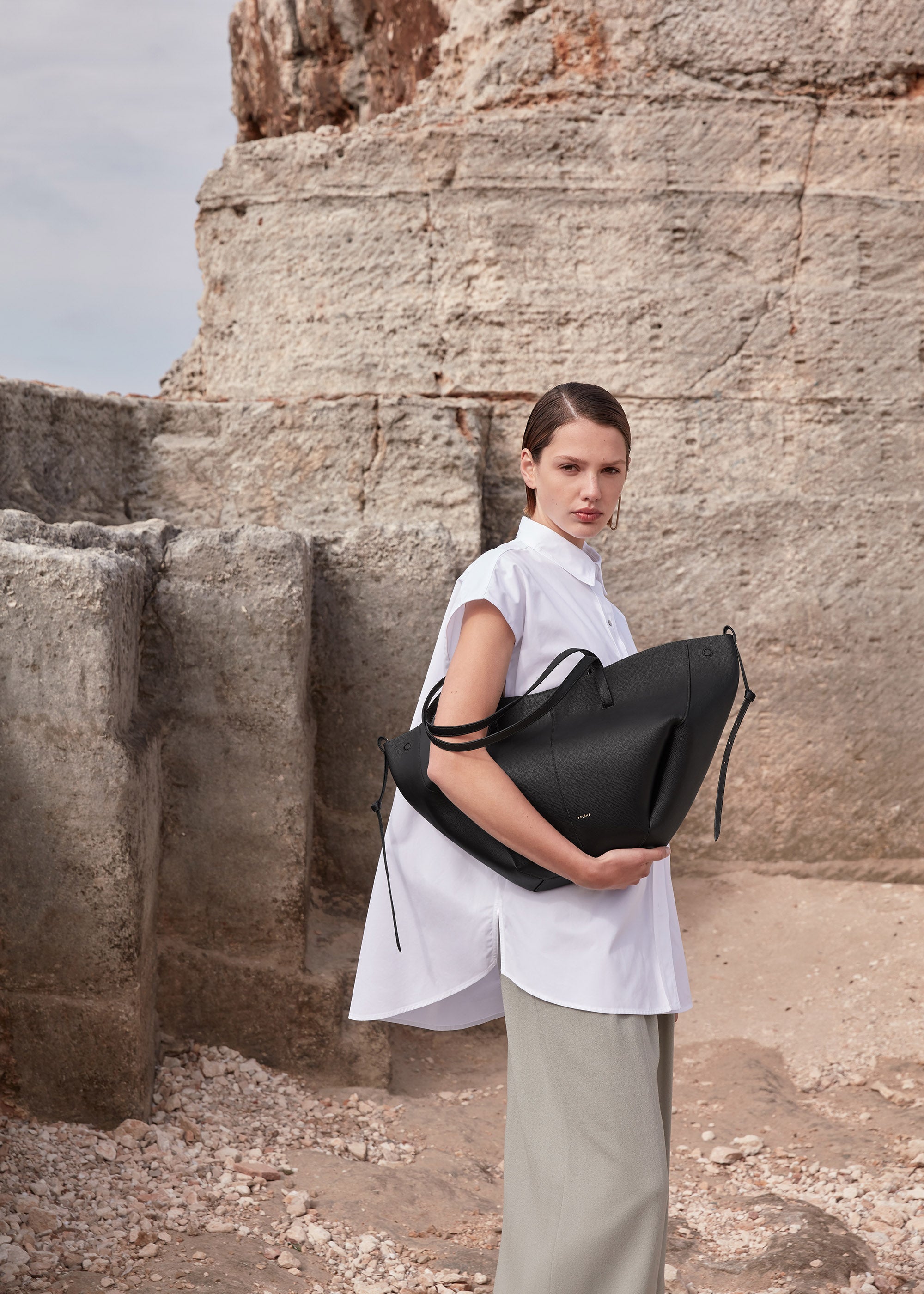 Cyme - Noir Grain茅、mySite、camillekostekn