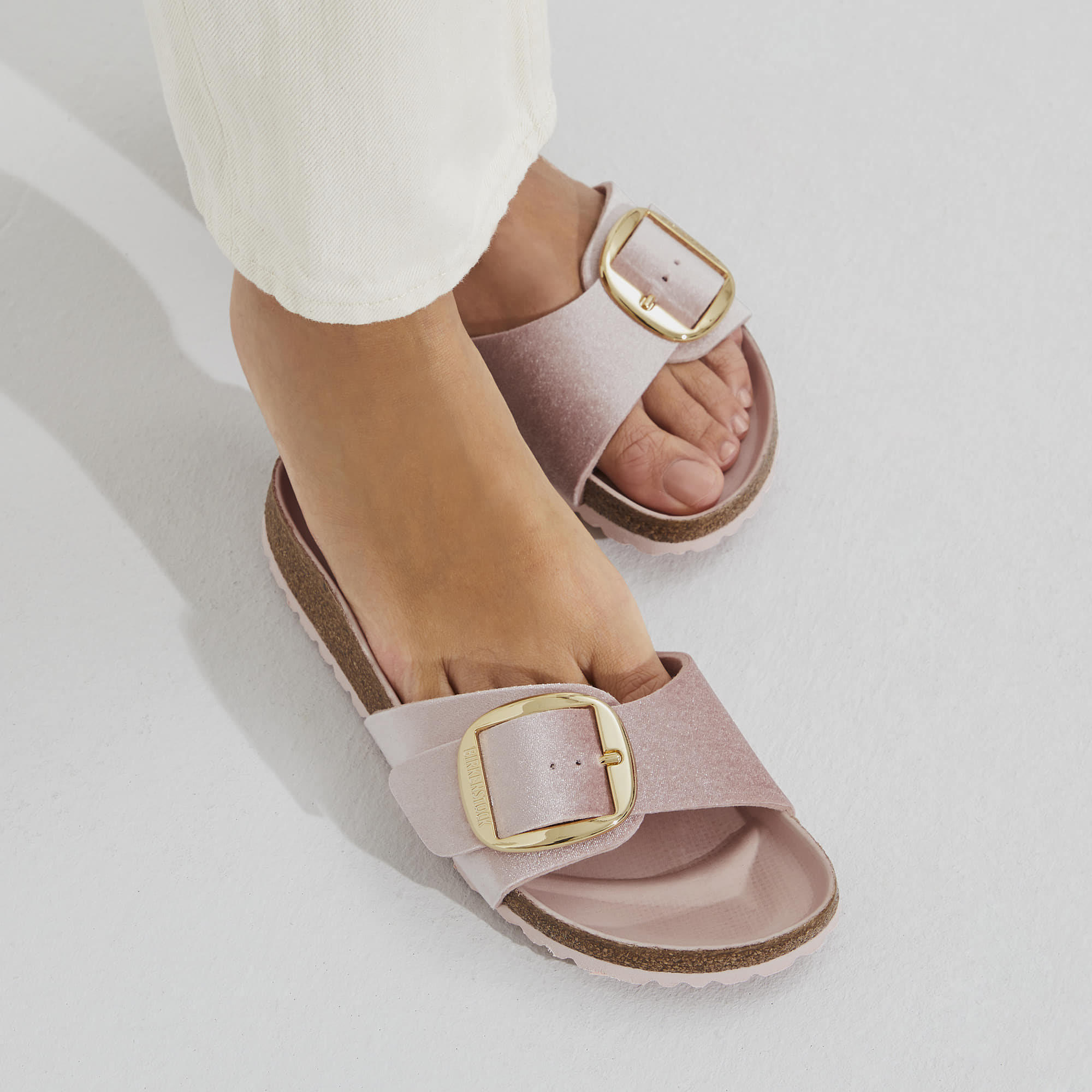 Madrid Big Buckle Rivet Logo Velvet、mySite、gtrtttuynbv