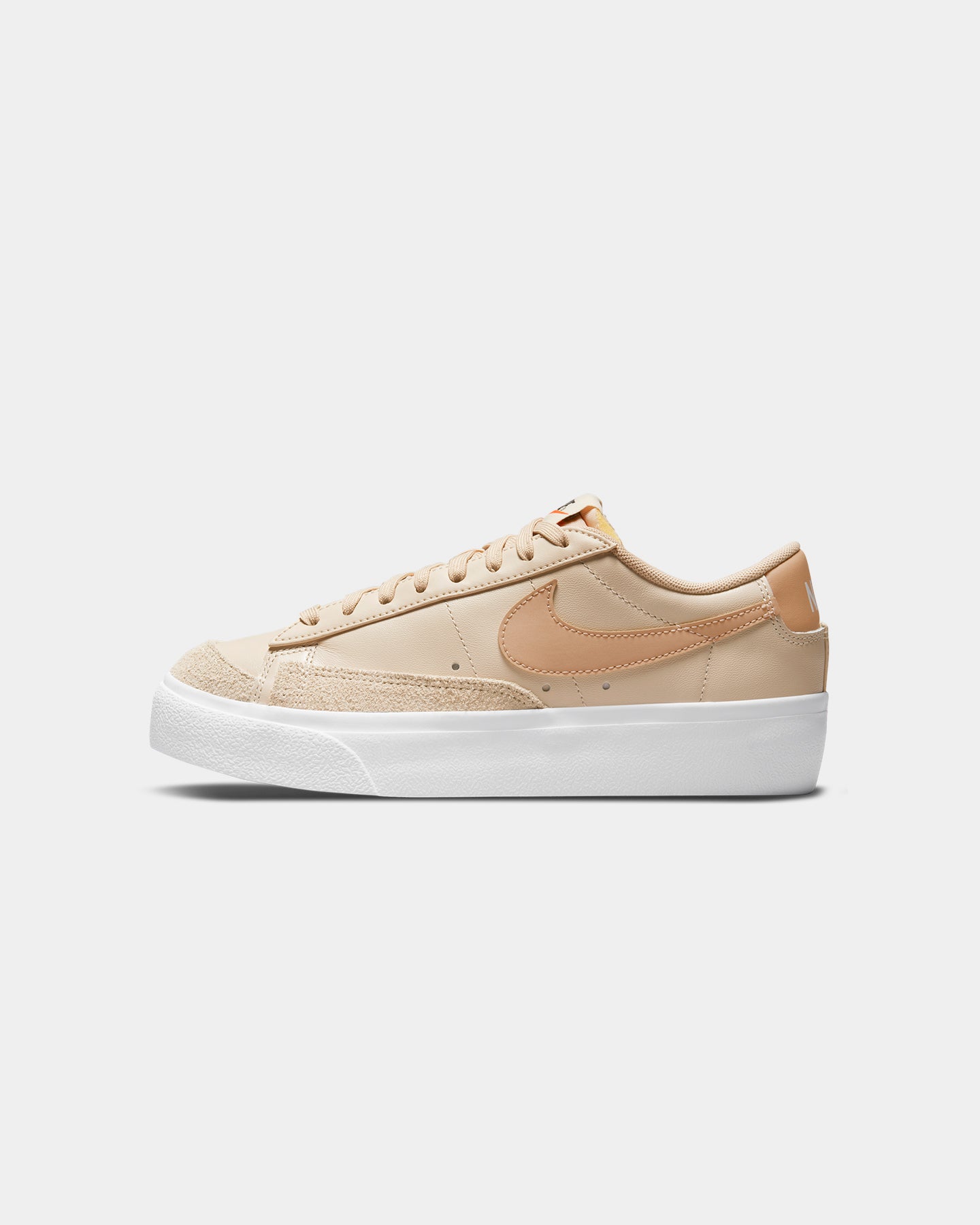 Nike Women's Blazer Low Platform Sanddrift/Hemp-Sanddrift/Black、mySite、zt4zffjzw