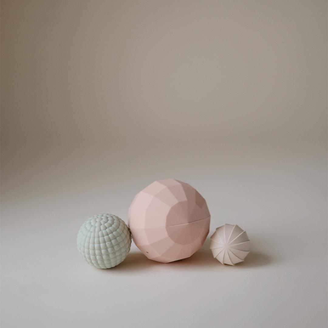  Mushie Nesting Spheres Sensory Toy Blush (Set Of 3) - Blush、mySite、merchandisen