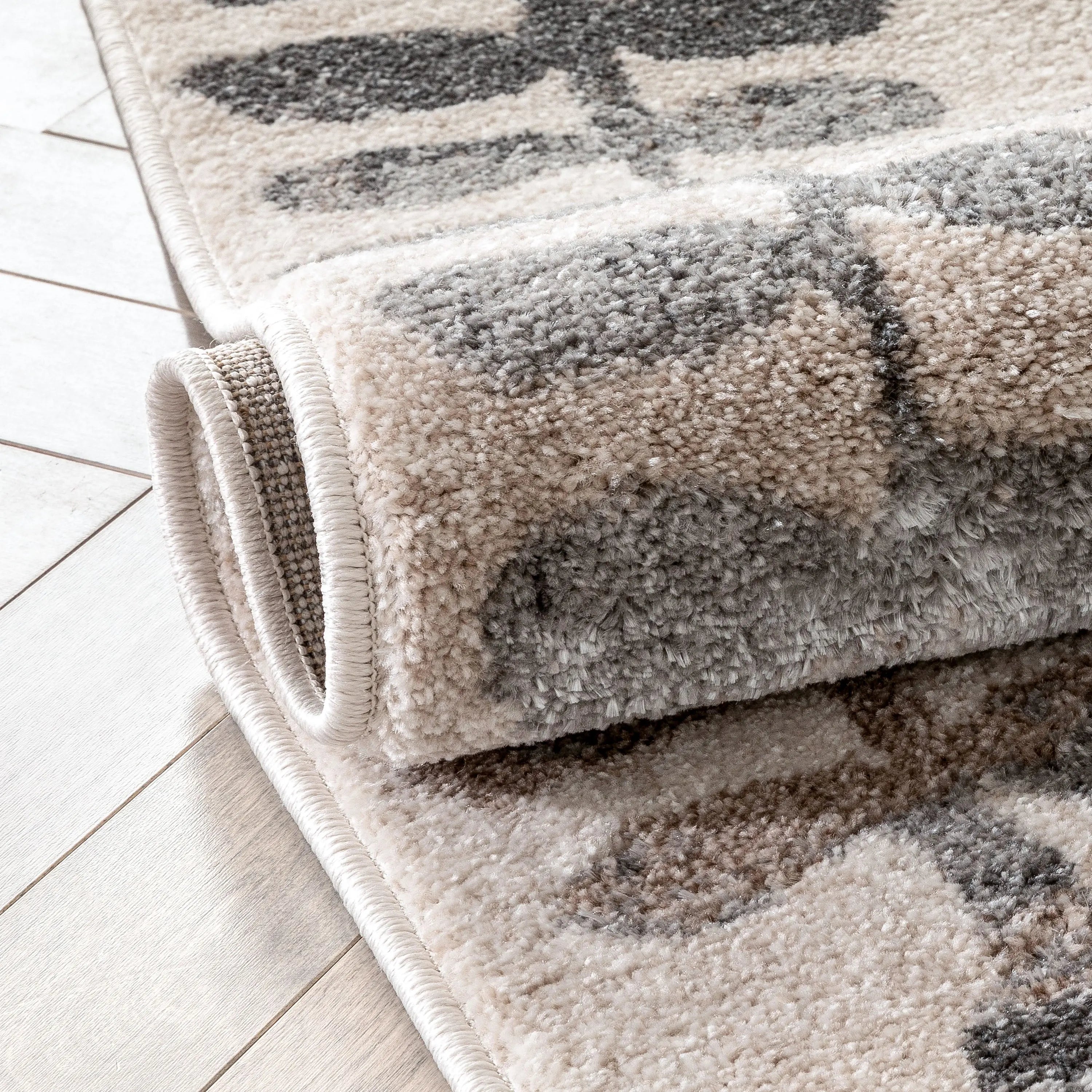 Myra Abstract Leaf Pattern Ivory Vintage Rug、mySite、gigharbornorthrealestate