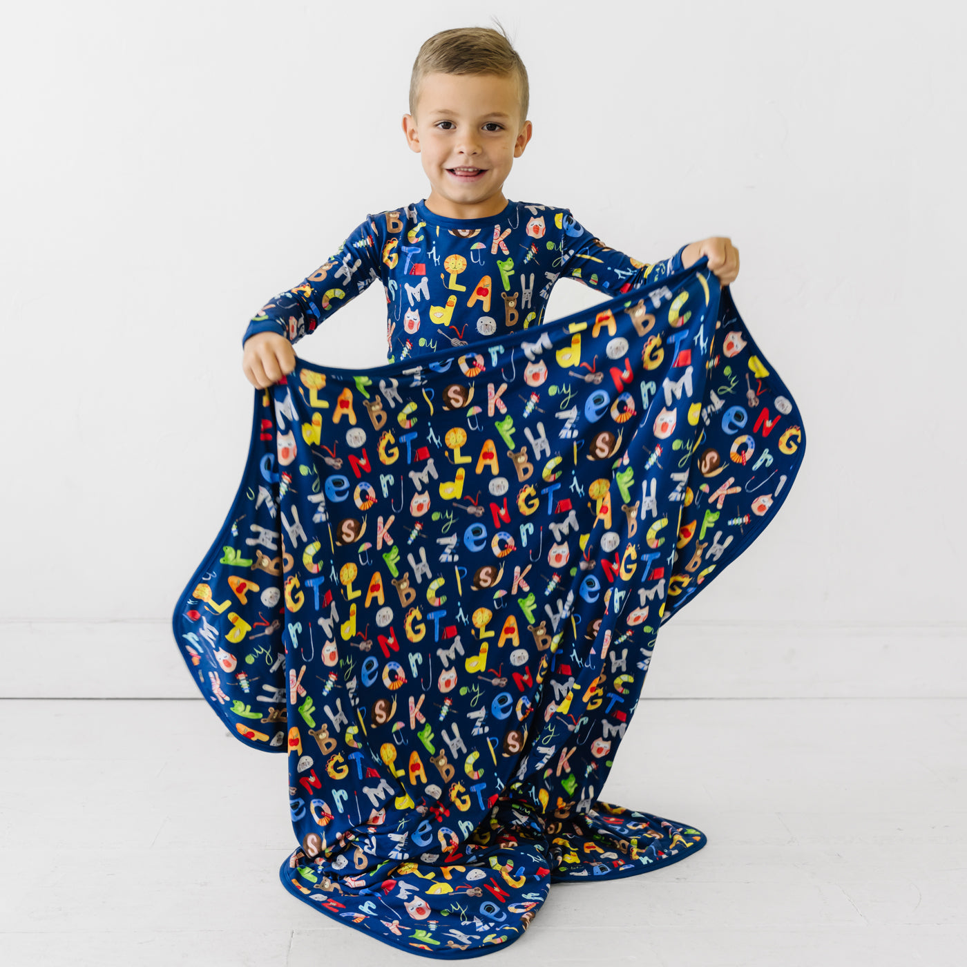  Navy Alphabet Friends Large Cloud Blanket®、mySite、layawaytickets