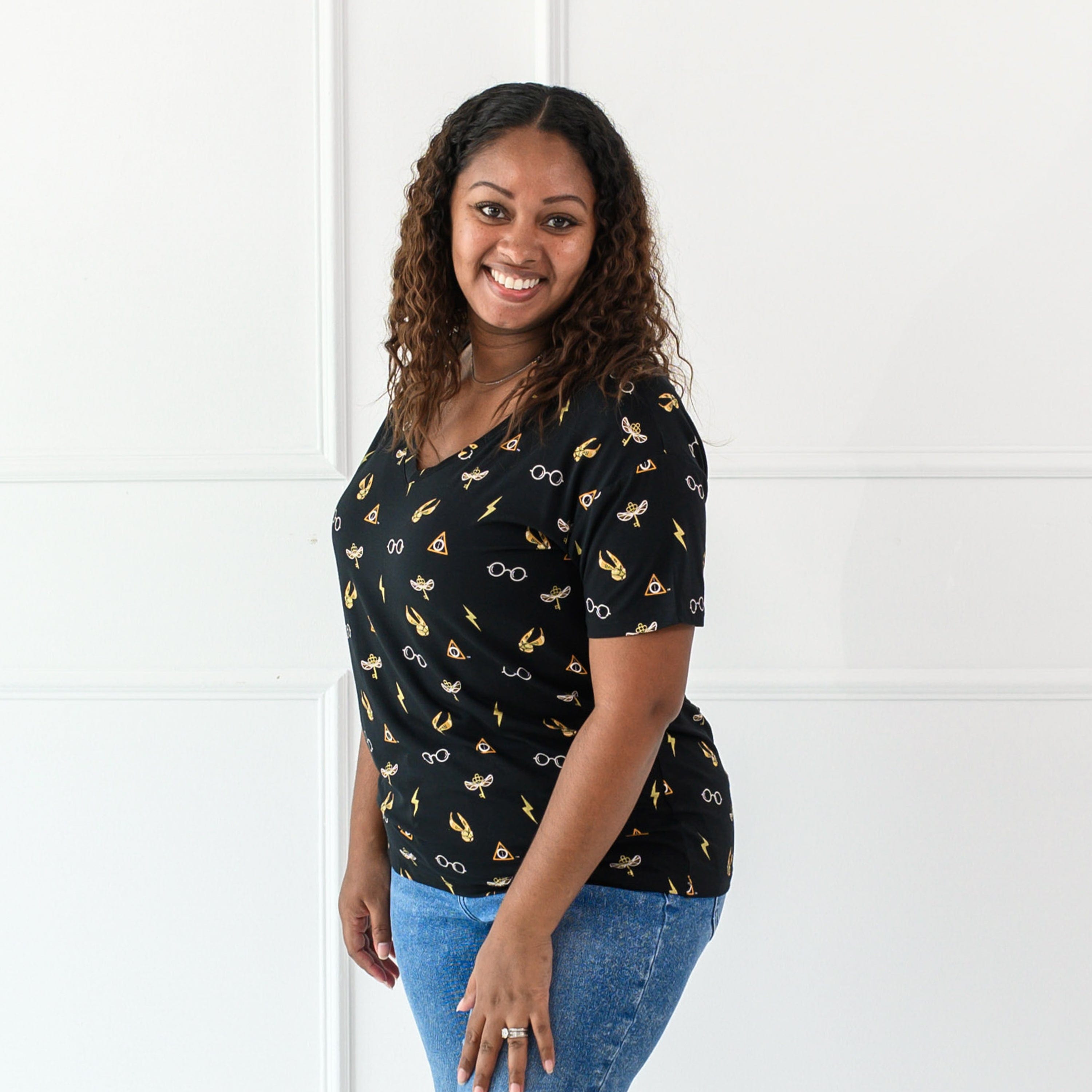  Women's Relaxed Fit V-Neck in Midnight Icon、mySite、layawaytickets