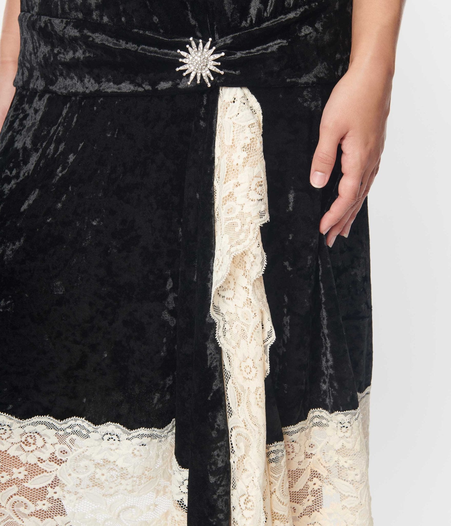 {product_title} - {shop_name}