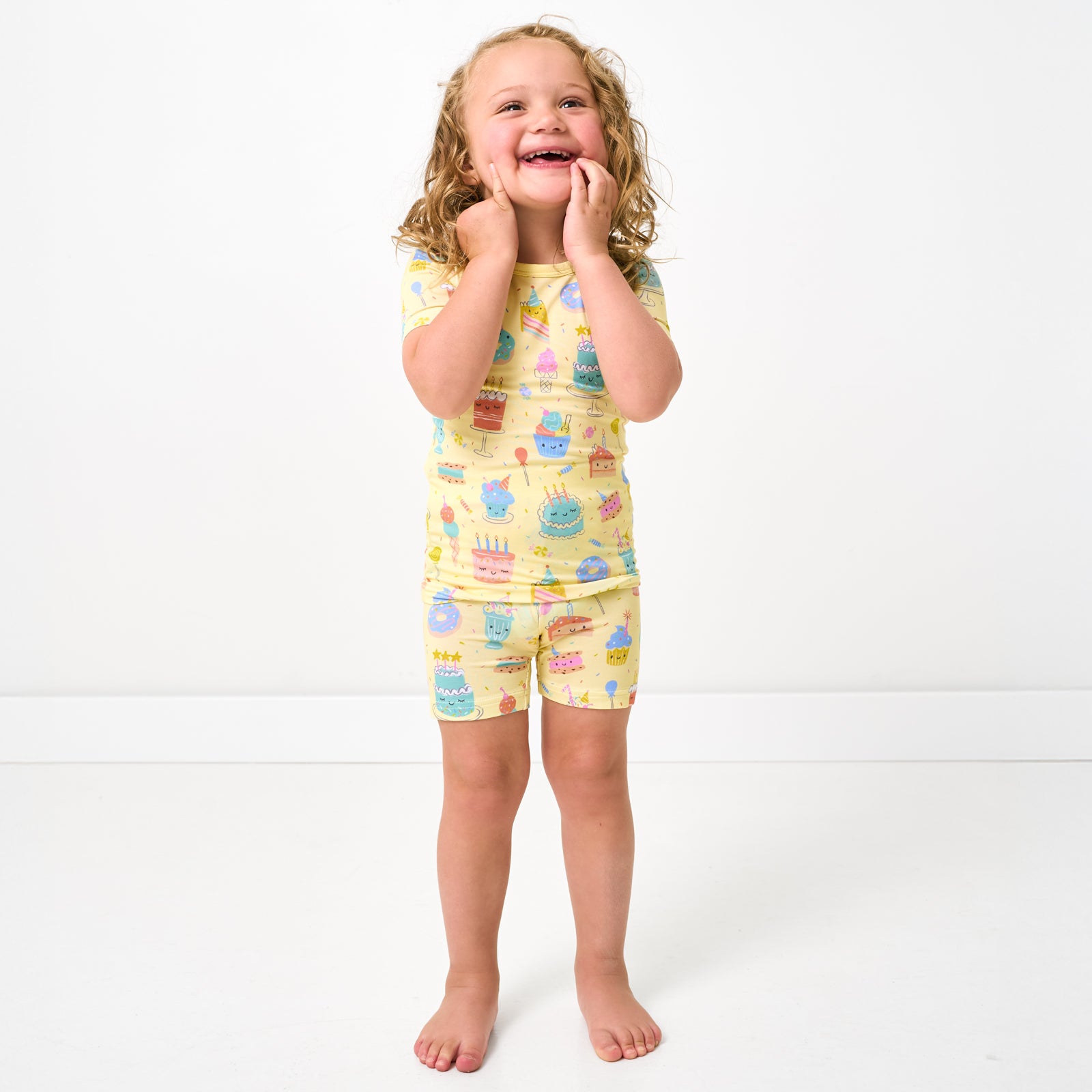  Frosted Fun Two-Piece Short Sleeve & Shorts Pajama Set、mySite、layawaytickets