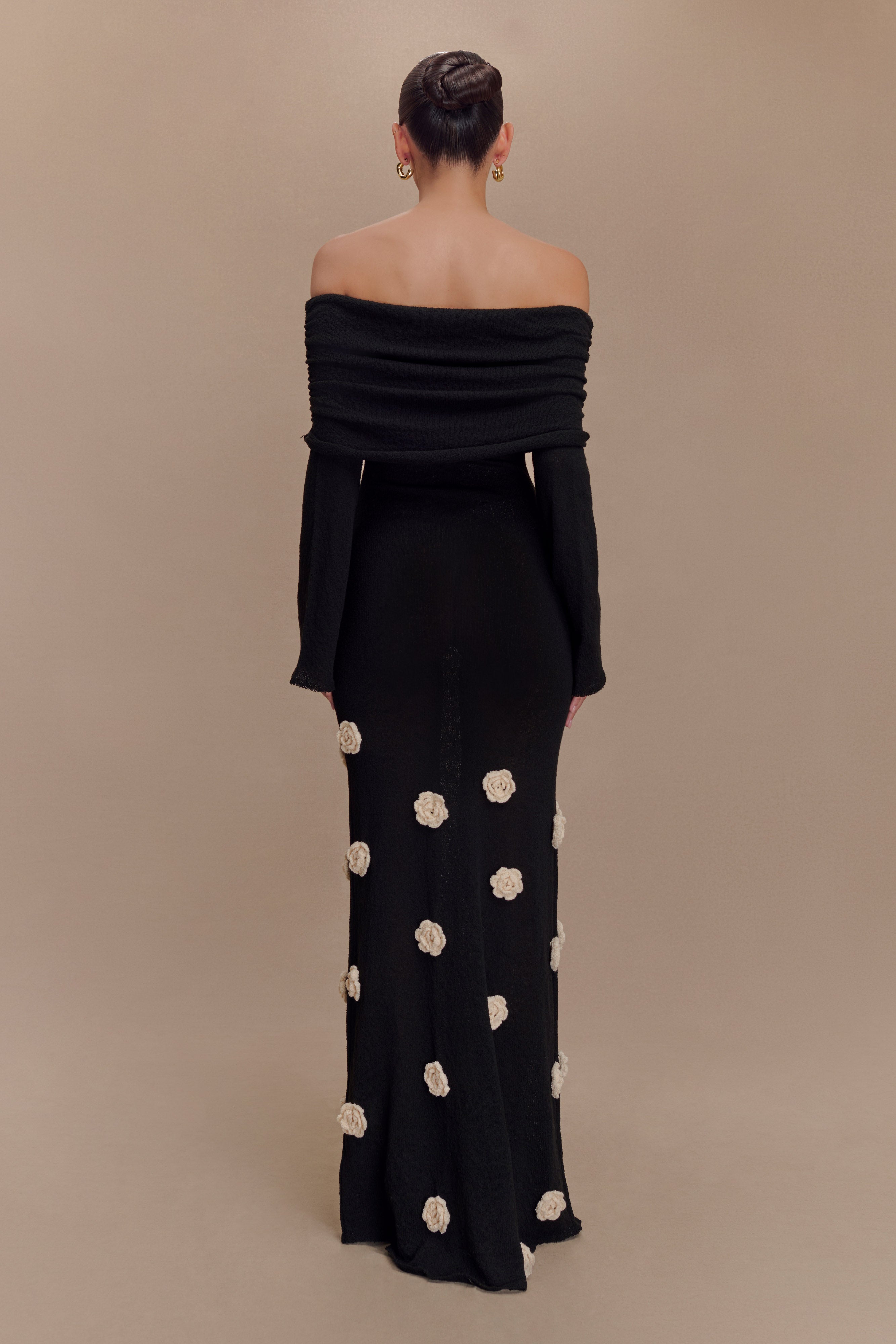 Kiki Off Shoulder Knit Rose Maxi Dress - Black/White、mySite、solidvoid