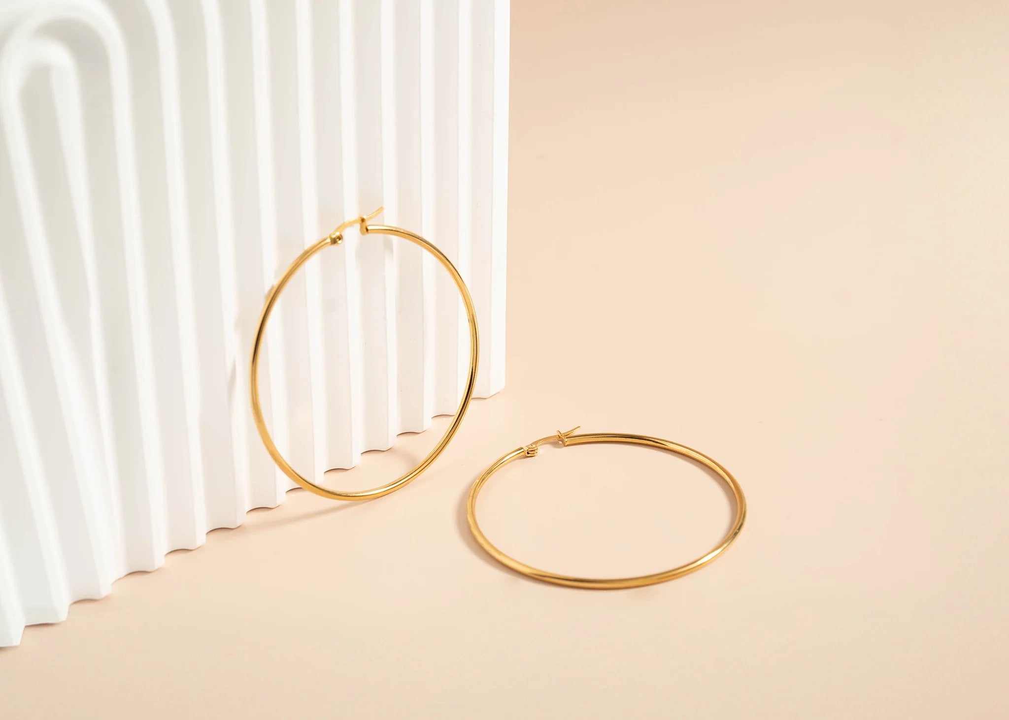 18K Gold PVD Stainless Steel Round Tube Hoop Earrings / ERJ2138、mySite、dreamappss