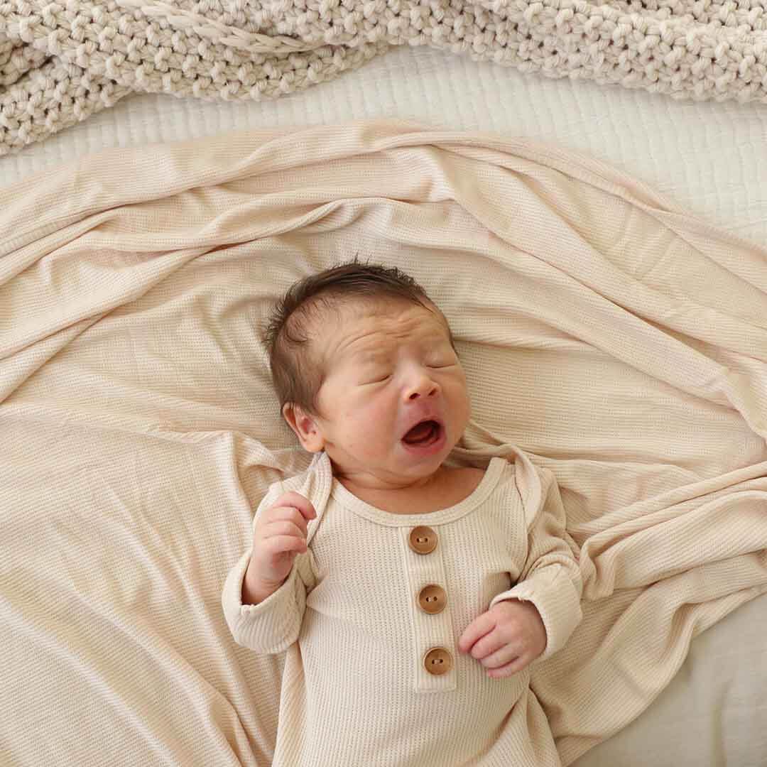  Oatmeal Bamboo Waffle Newborn Baby Knot Gown & Hat Set、mySite、layawaytickets