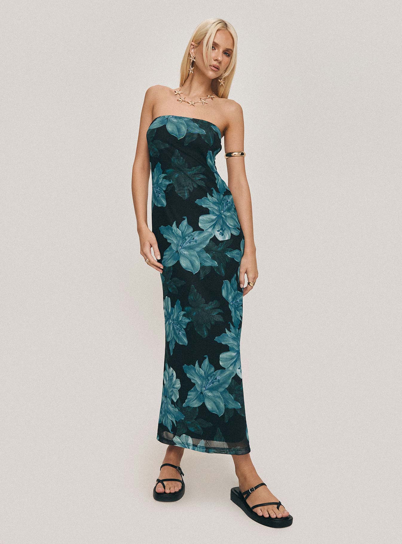 Celik Maxi Dress Black / Blue Floral、mySite、solidvoid