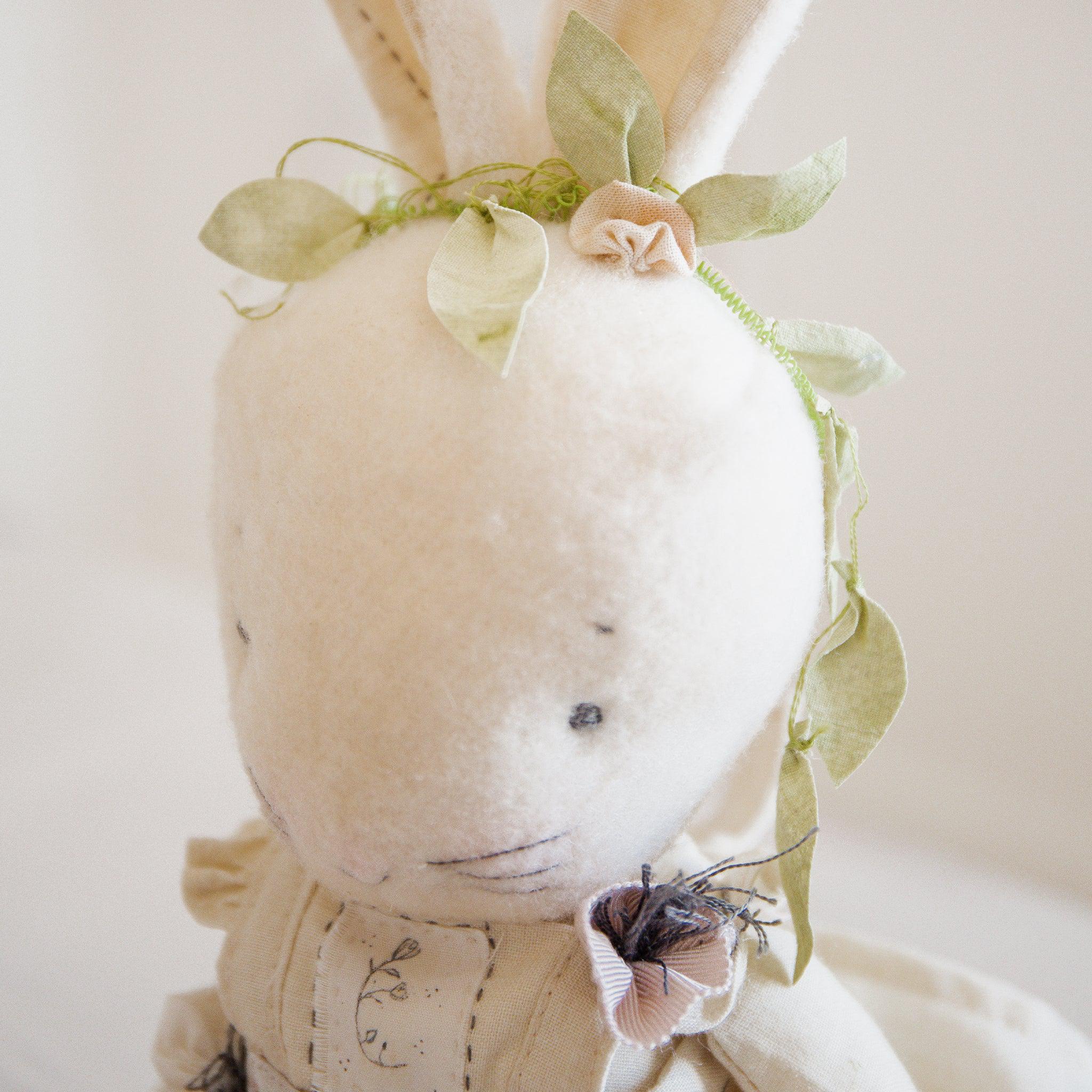 RETIRED - Hutch Studio Original - Lady Bumble Bug - Hand-Crafted Cotton Bunny、mySite、g9winljtr