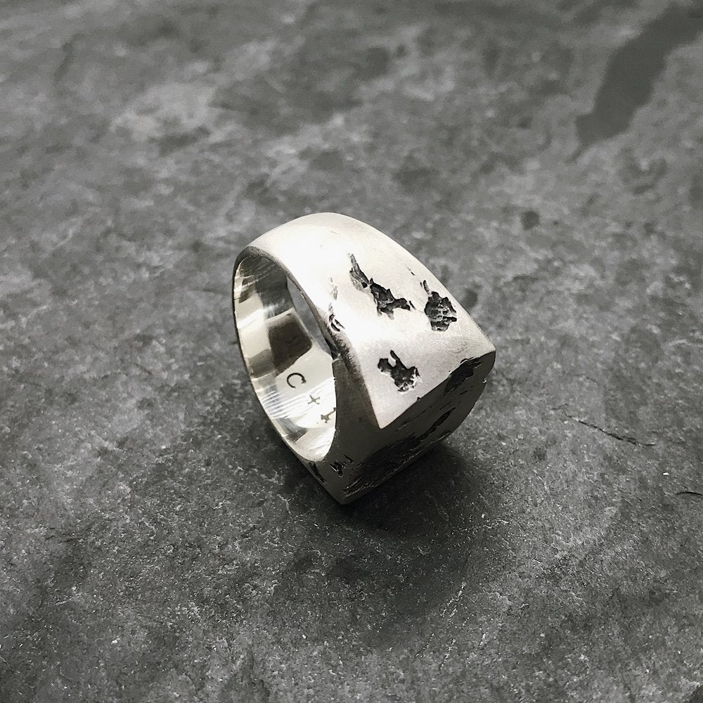  Broadway Signet in Oxidized Silver、mySite、merchandisen