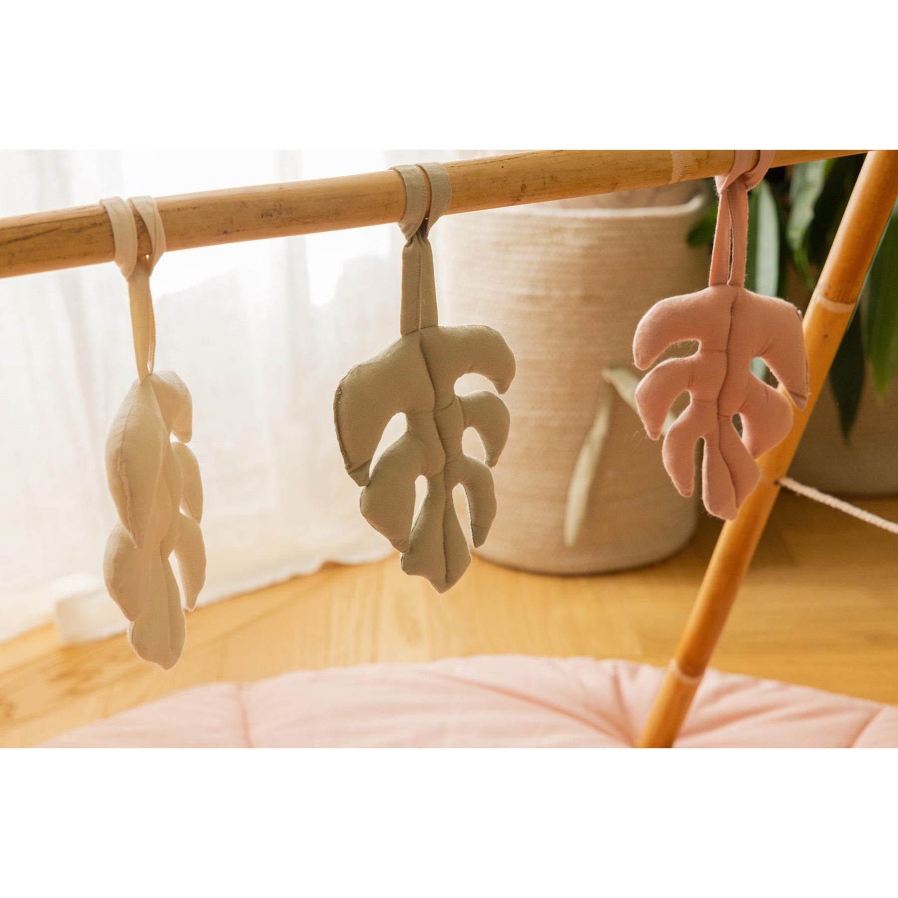 Monstera Set of 3 Rattle Toy Hangers、mySite、gigharbornorthrealestate