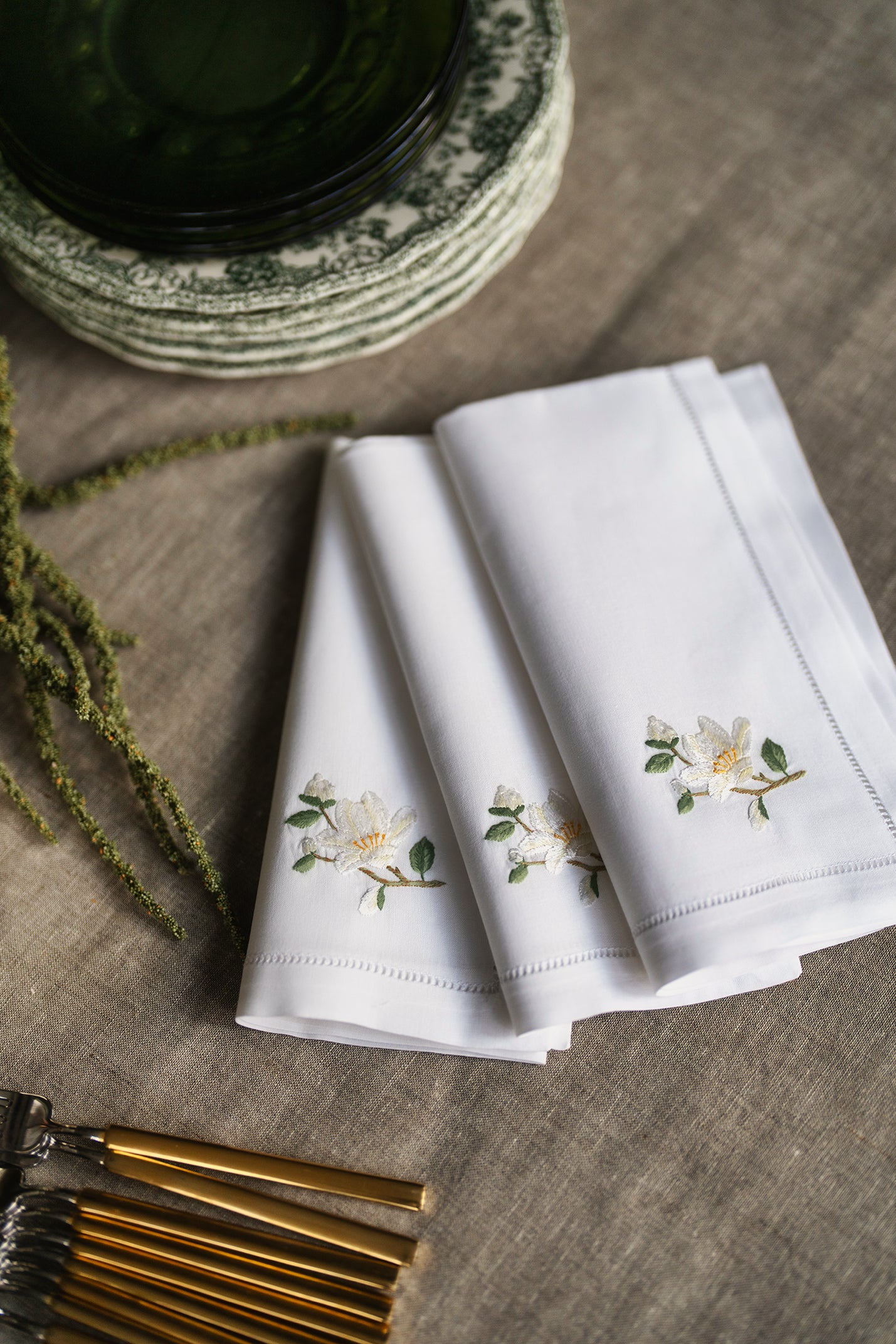  Embroidered Magnolia Hemstitch Napkin 6 Pack、mySite、elrpsem3k