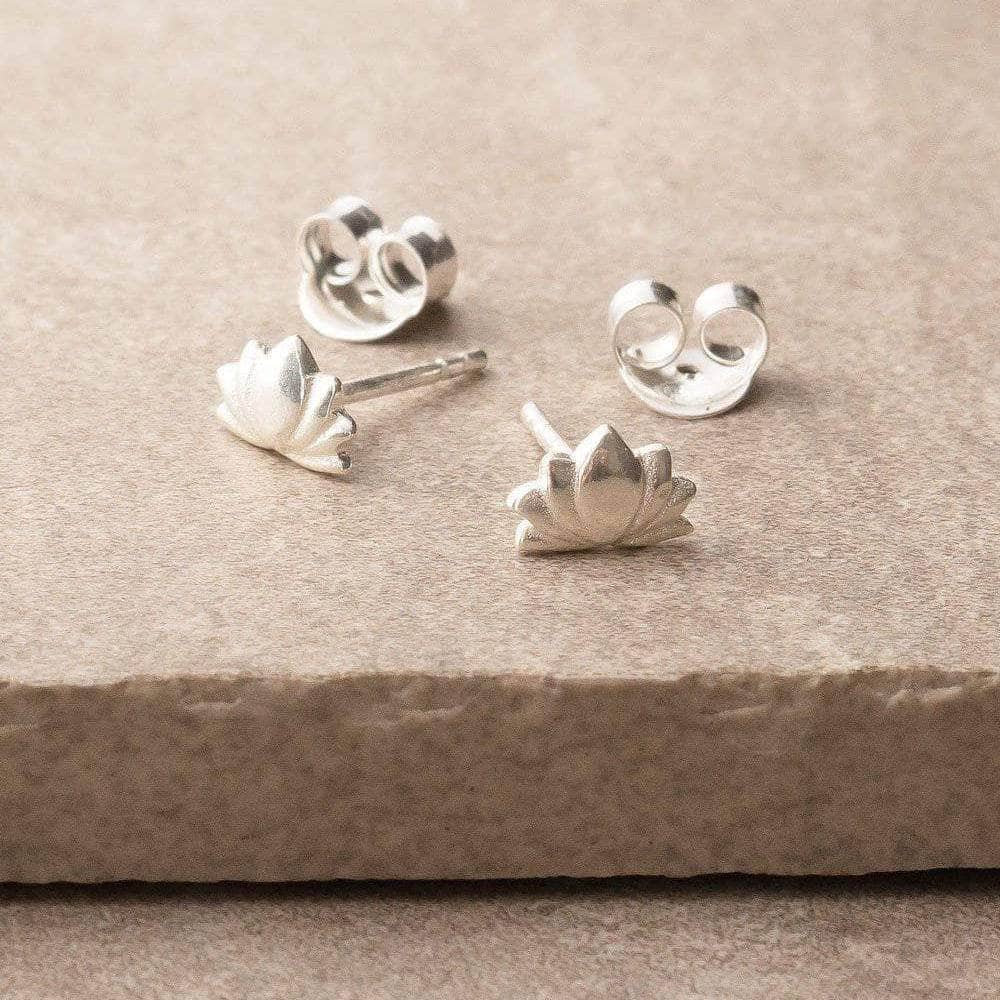 Lotus Stud Earrings、mySite、hinf8tx79