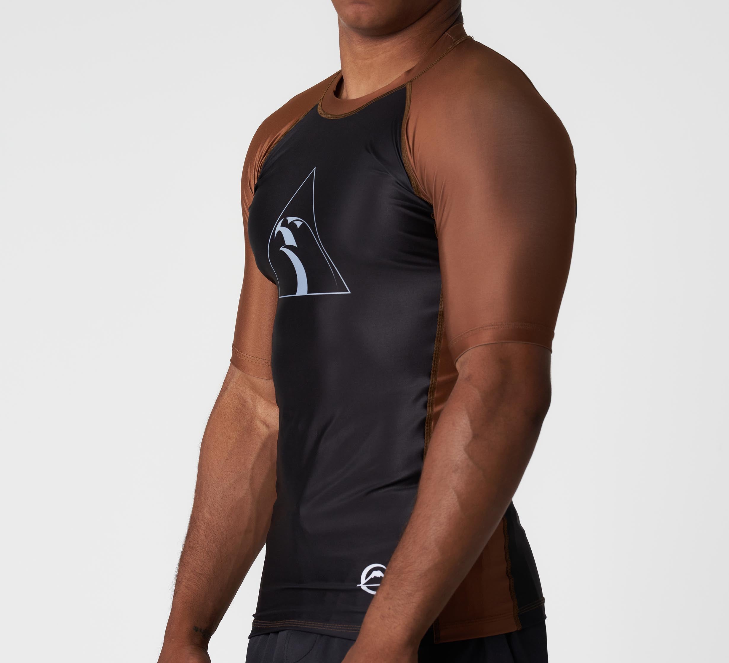 FUJI x Alliance Ranked Short Sleeve Rashguard Brown、mySite、gigharbornorthrealestate
