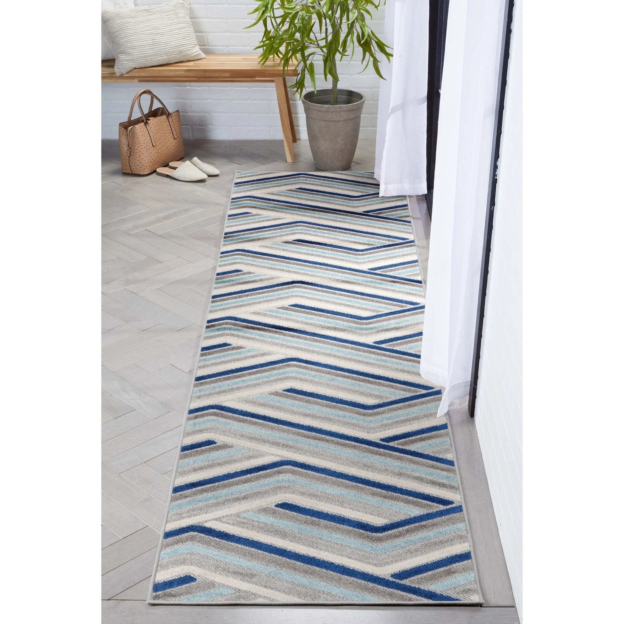 Neema Modern Chevron Striped Indoor/Outdoor Grey Blue High-Low Rug、mySite、gigharbornorthrealestate