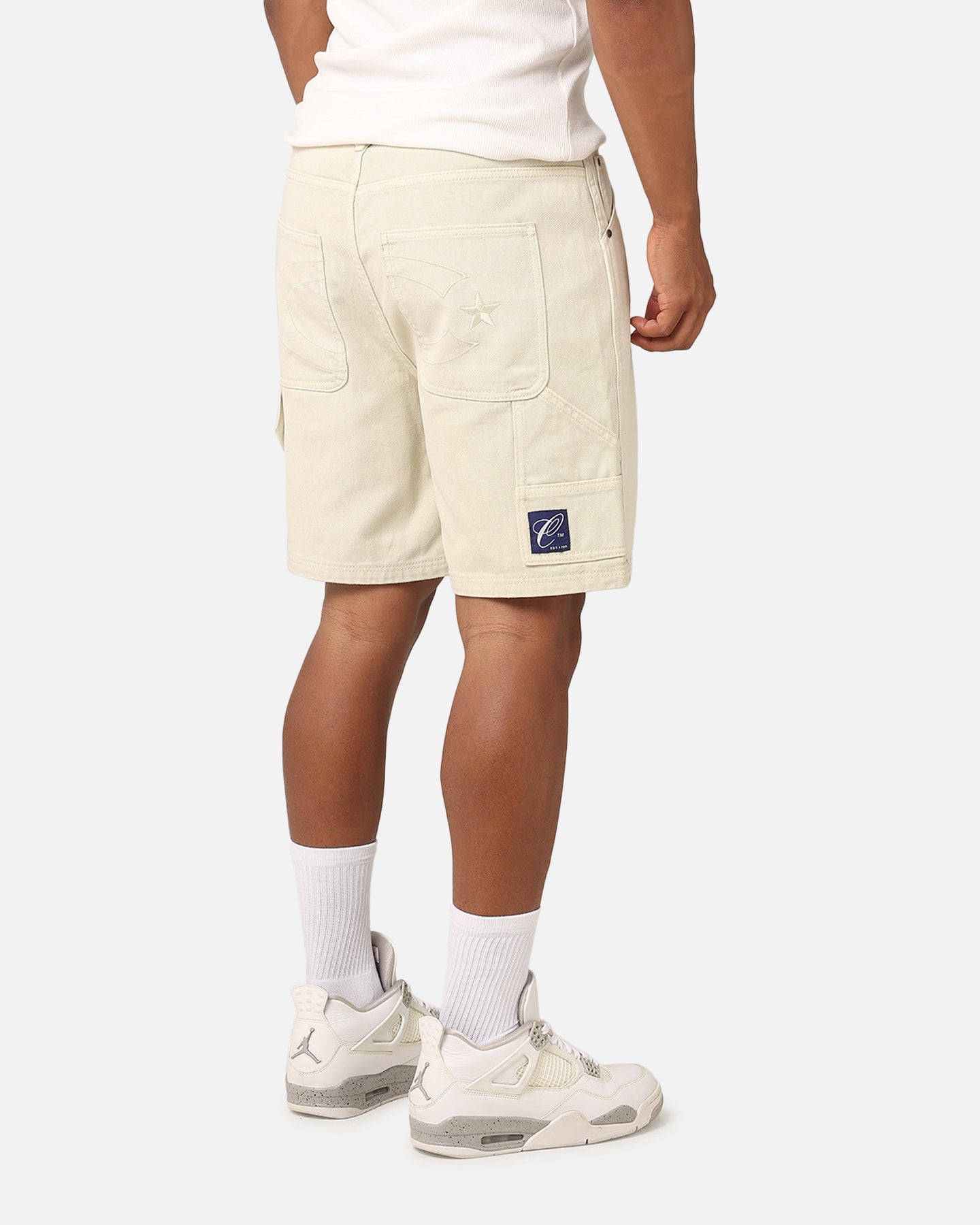 {product_title} - {shop_name}