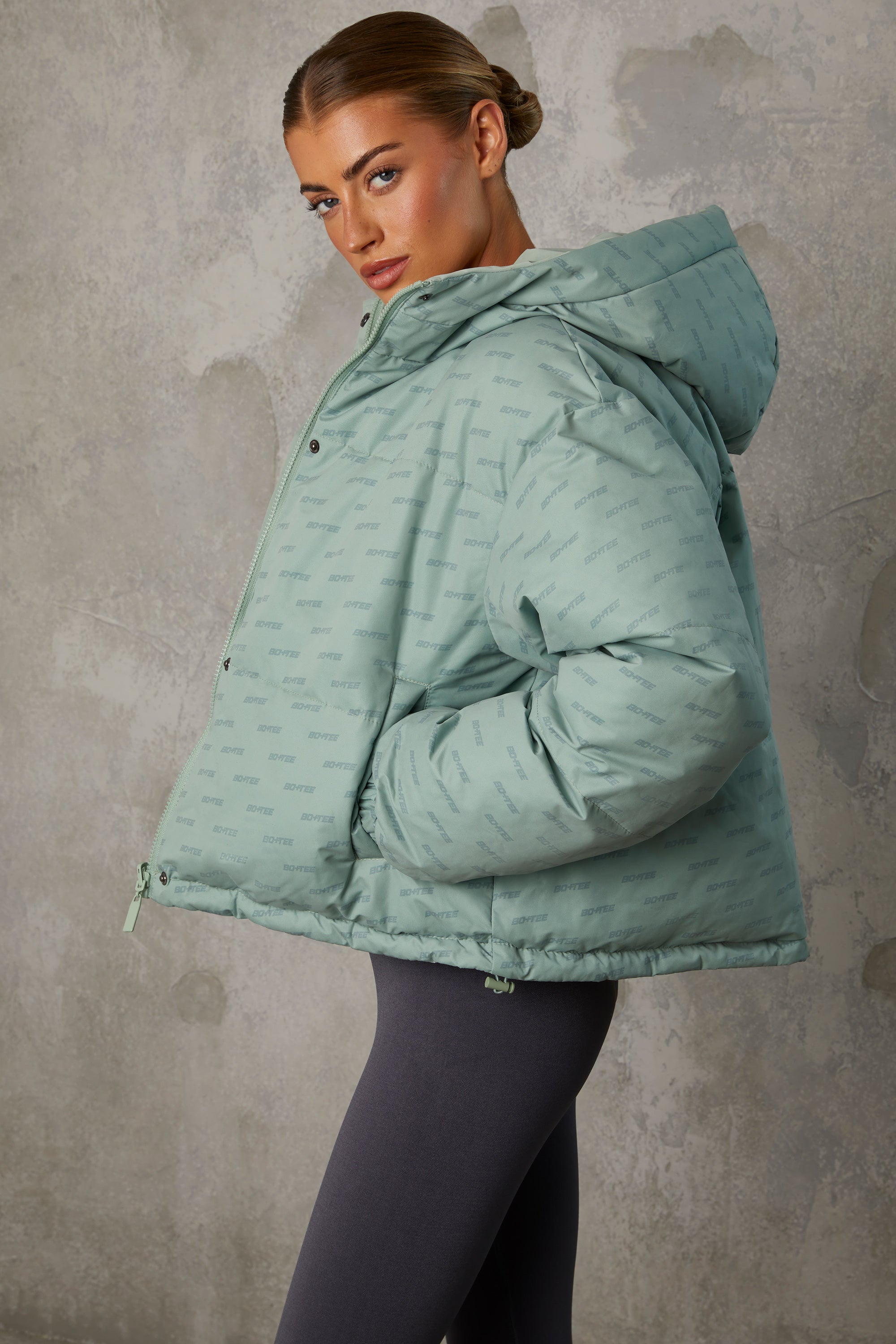 Reversible Hooded Puffer Jacket in Iceberg Green、mySite、solidvoid