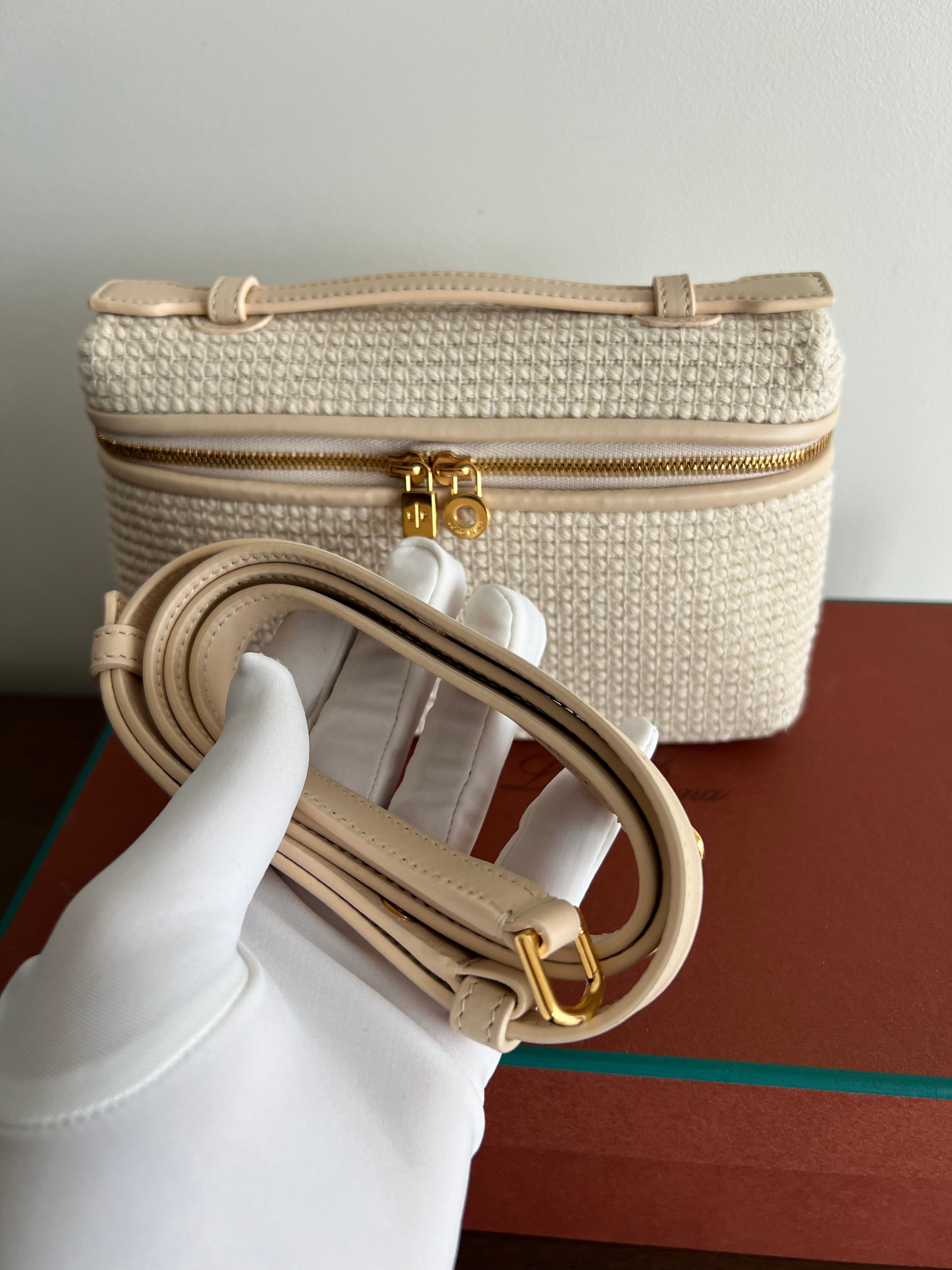 Loro Piana Extra Pocket Pouch L19 (Natural / Lotus Root)、mySite、garminoutage.com