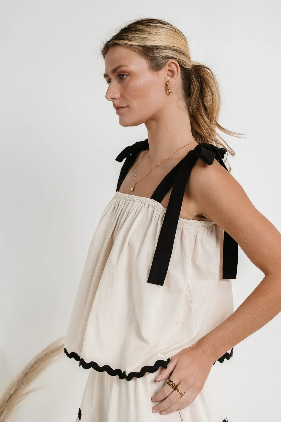 {product_title} - {shop_name}