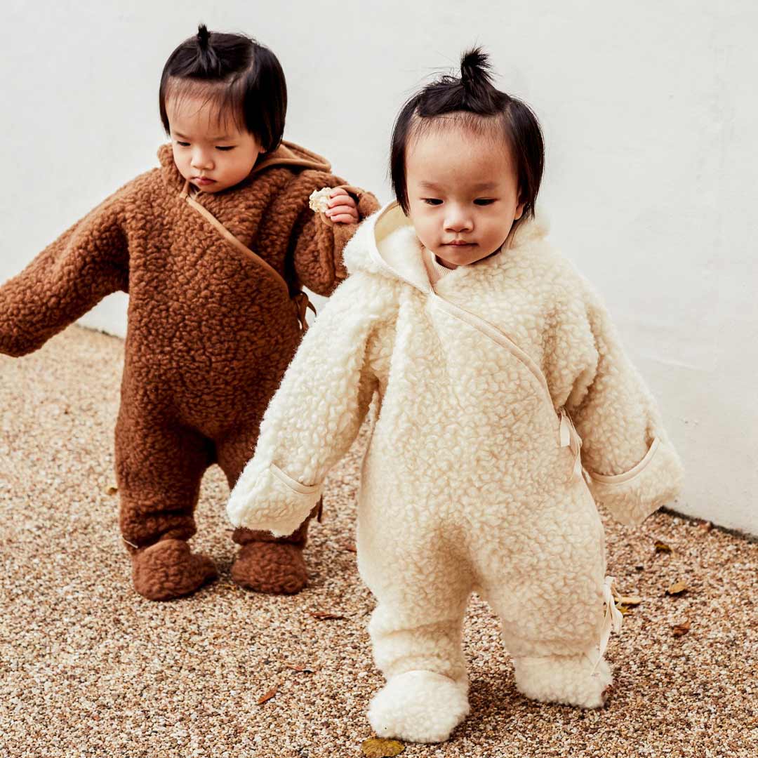  BINIBAMBA Merino Sheepskin Snugglesuit - Milk、mySite、merchandisen