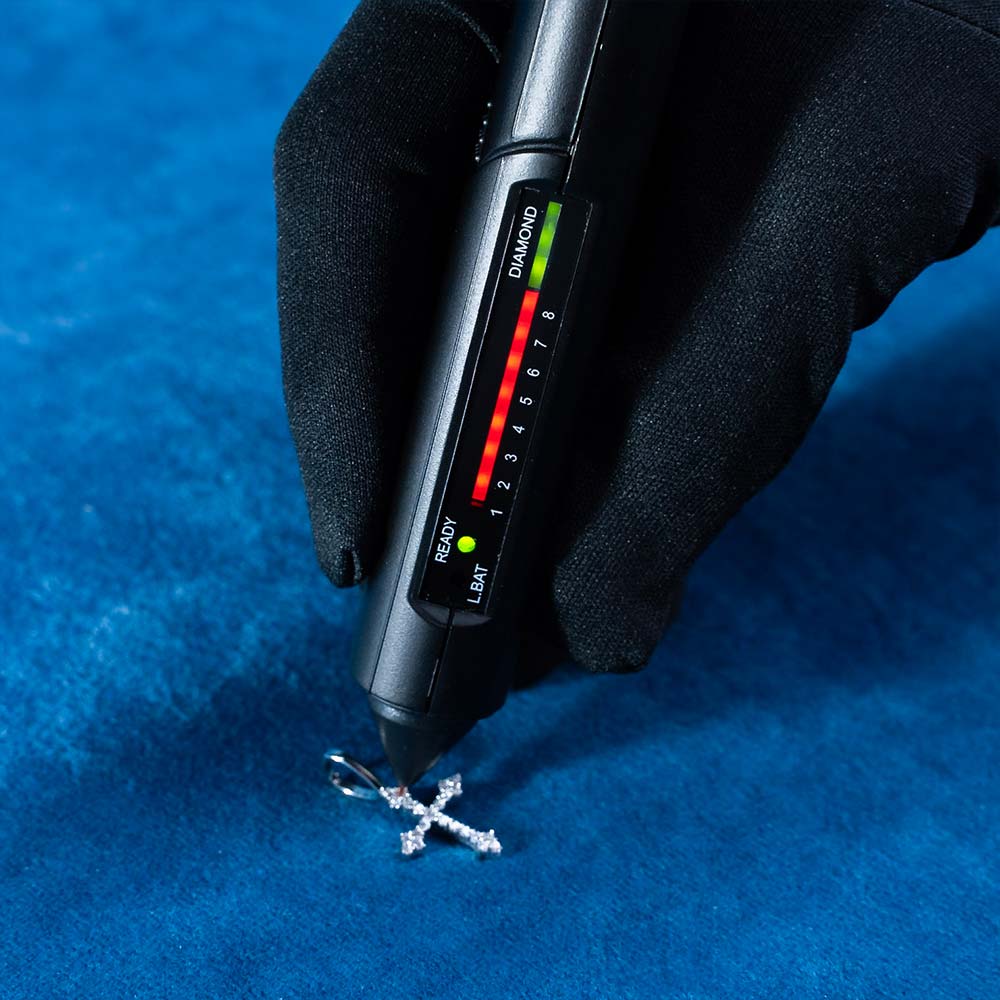 Moissanite Small Fleur Cross Pendant 14K Gold、mySite、hinf8tx79