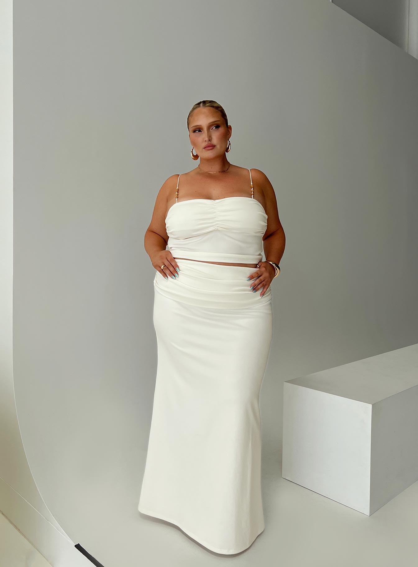 Make Believe Set Cream Curve、mySite、solidvoid