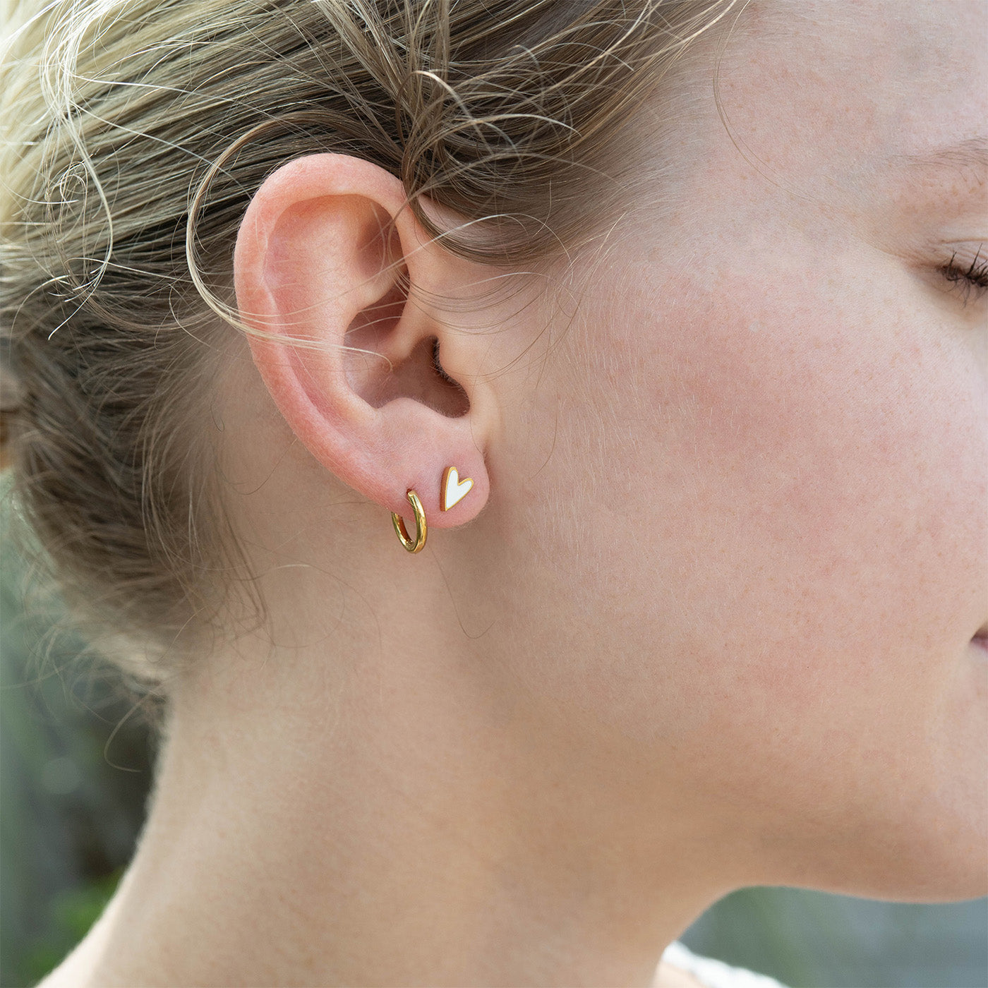 18K Gold PVD Stainless Steel White Enamel Heart Studs / ERJ0081、mySite、dreamappss