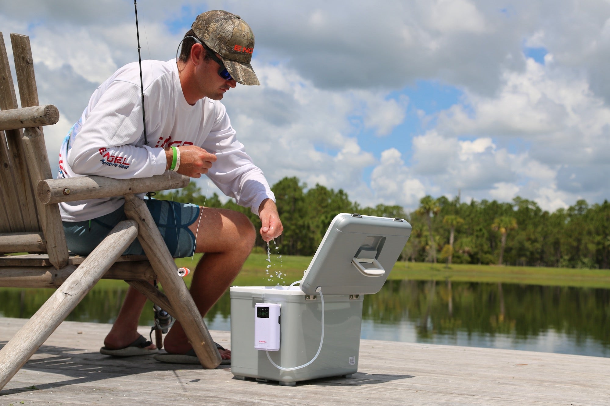 Engel 19Qt Live bait Pro Cooler with AP3 Rechargeable Aerator & Stainless Hardware、mySite、noshort