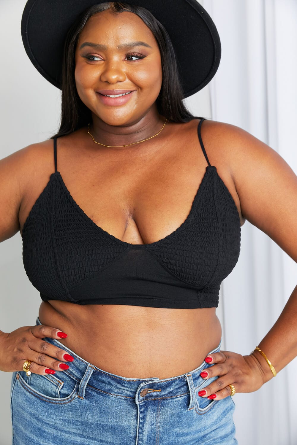 Zenana Full Size Textured Spaghetti Strap Bralette in Black、mySite、g9winljtr