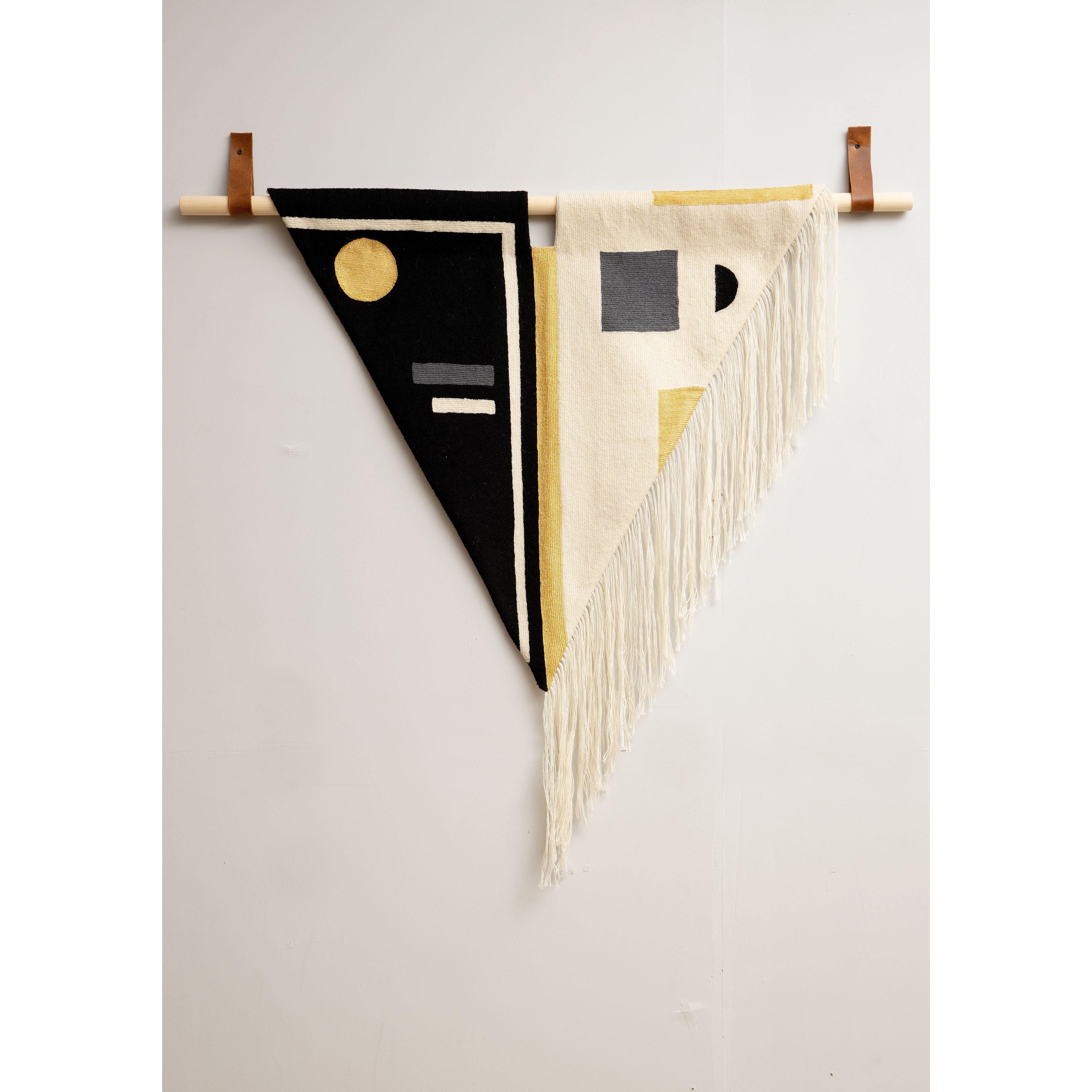 Black and White Fringe Tapestry、mySite、gigharbornorthrealestate