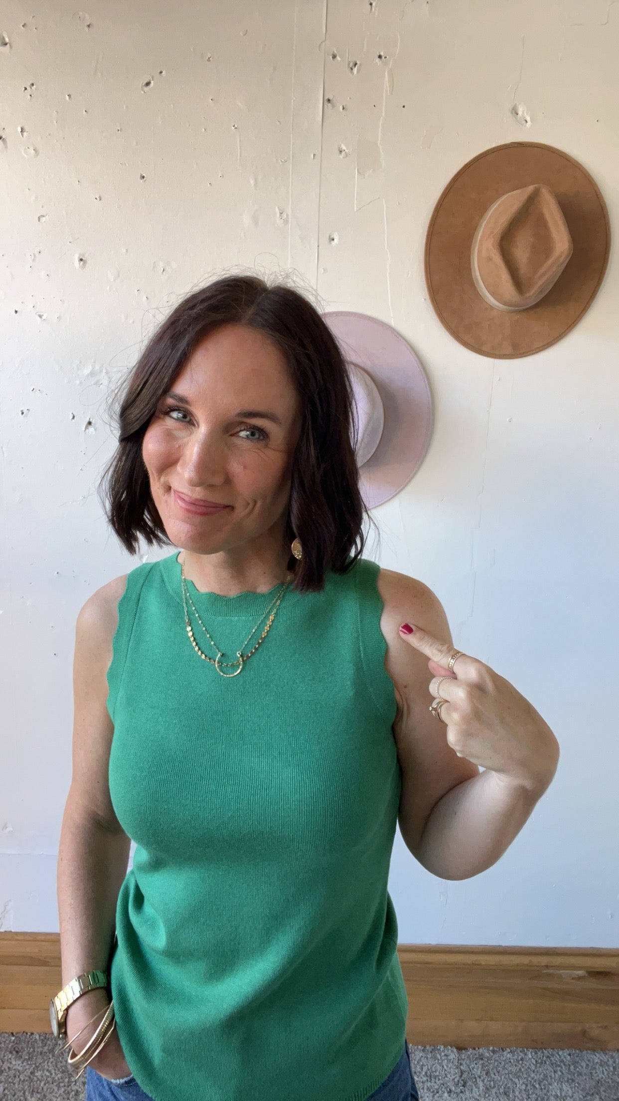 Monica's Scalloped Tank、mySite、garagedoors4me