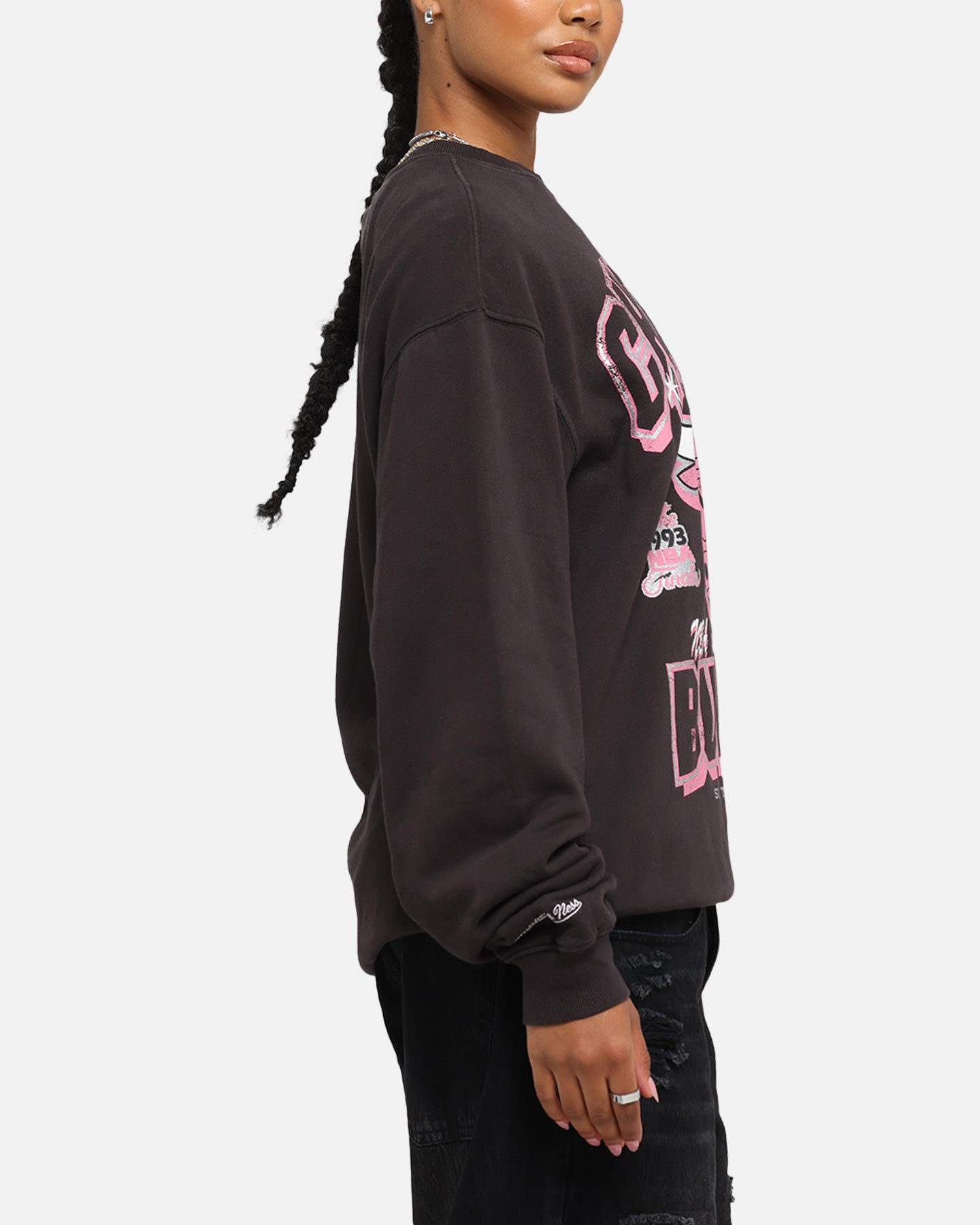 Mitchell & Ness Women's Chicago Bulls Arch Logo Crewneck Overdyed Black、mySite、zt4zffjzw