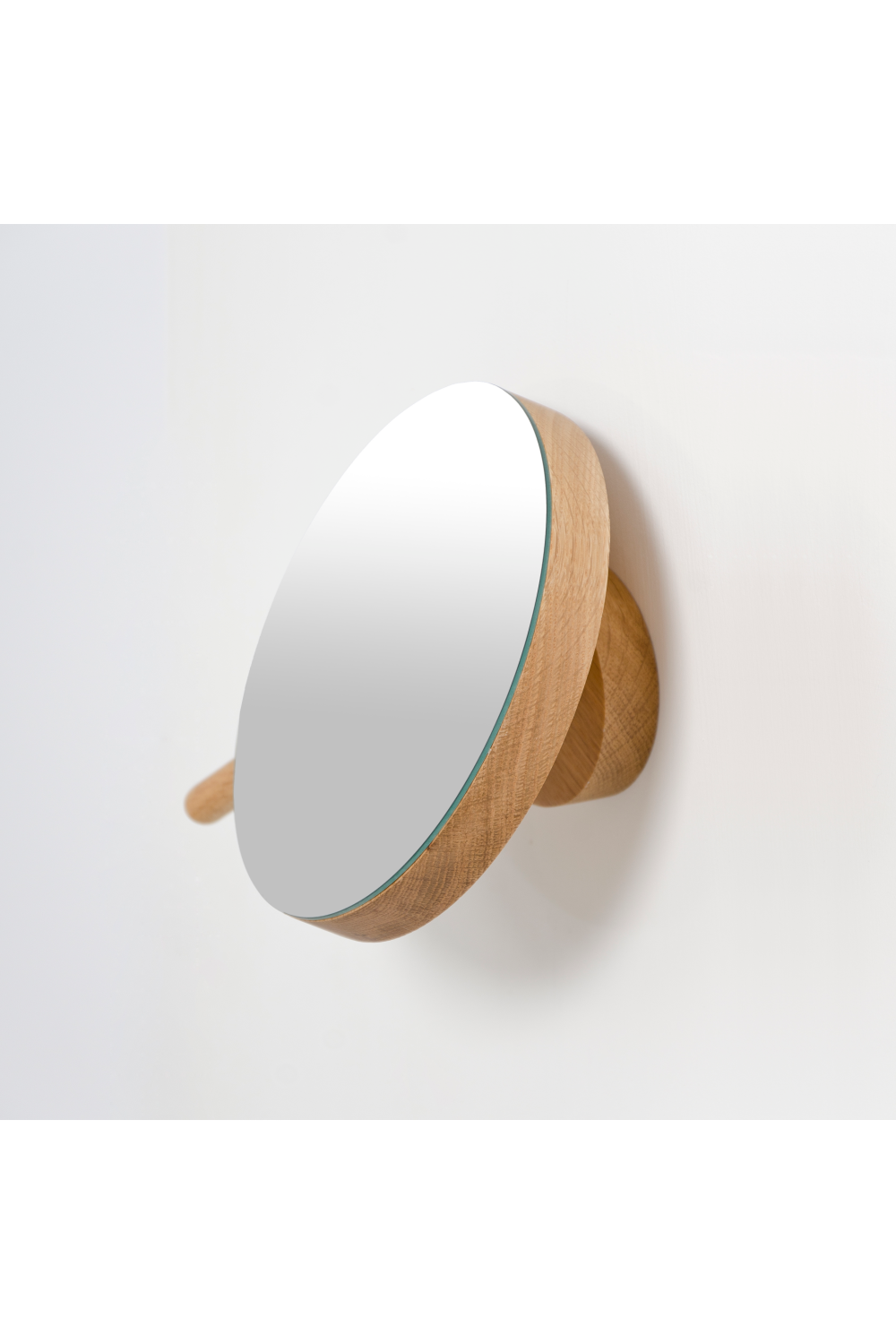 Oak Wall Magnifying Vanity Mirror | Wireworks、mySite、neckold