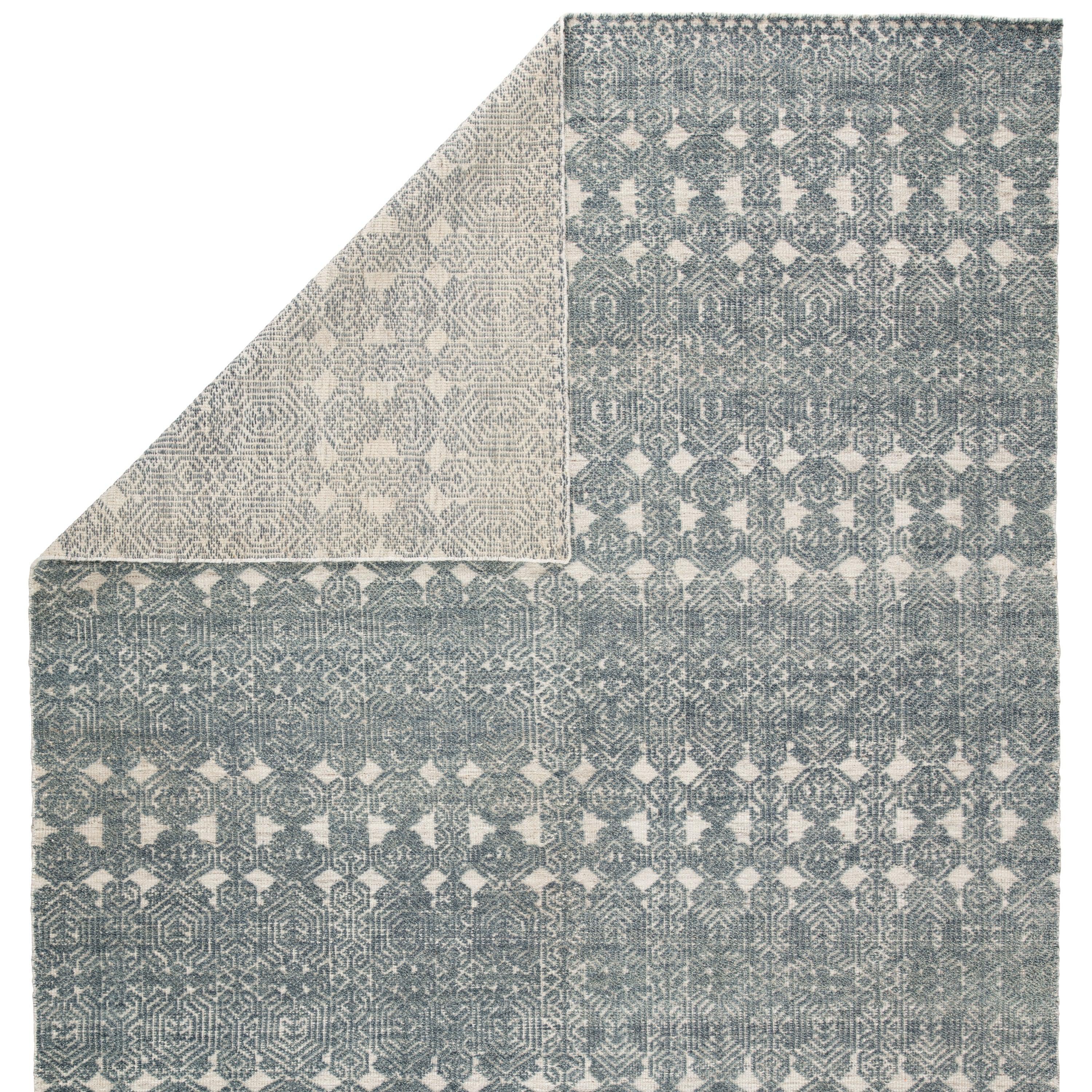 Abelle Hand-Knotted Medallion Teal Light Gray Area Rug、mySite、gigharbornorthrealestate