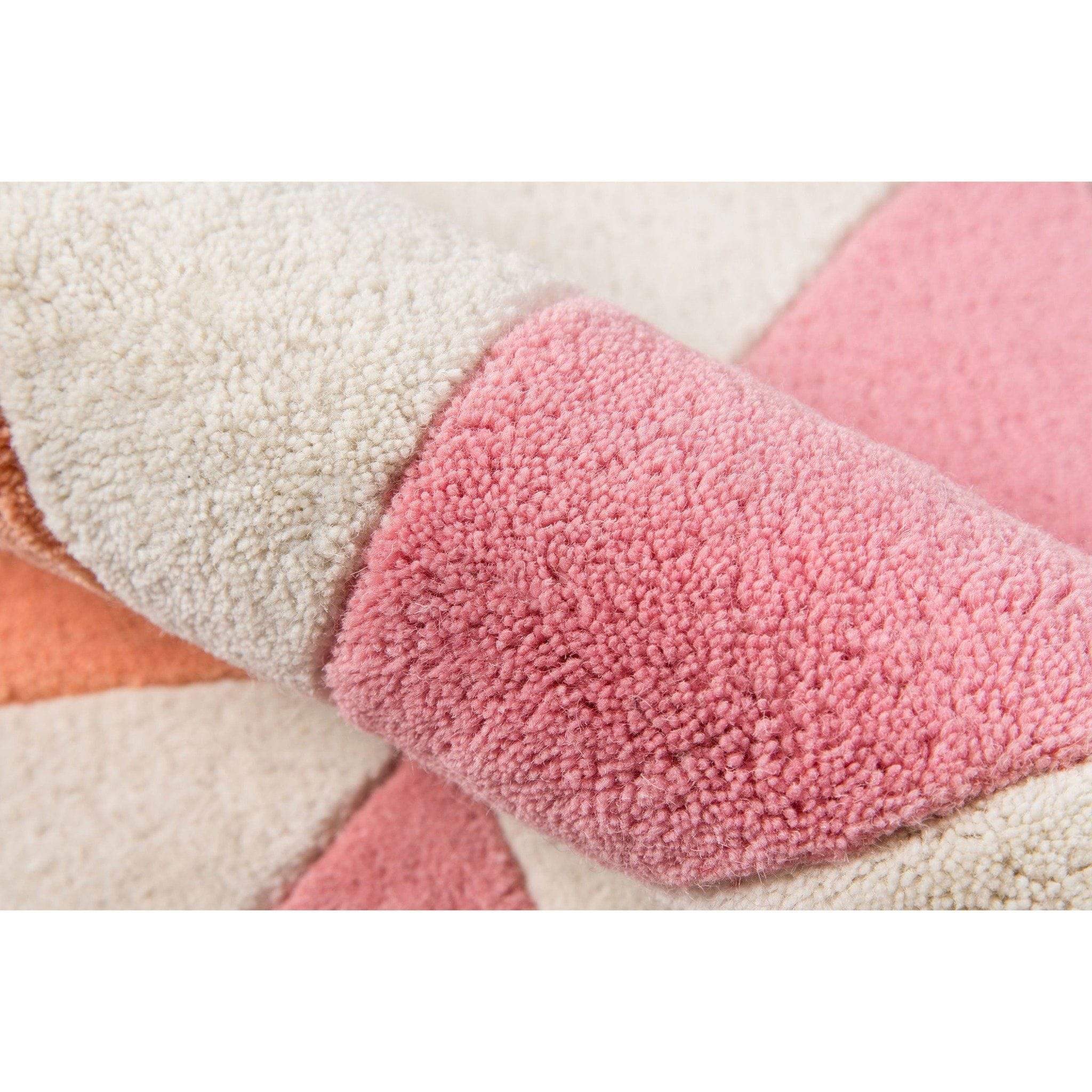 Novogratz Delmar Agatha Side Triangle Pink Area Rug、mySite、gigharbornorthrealestate