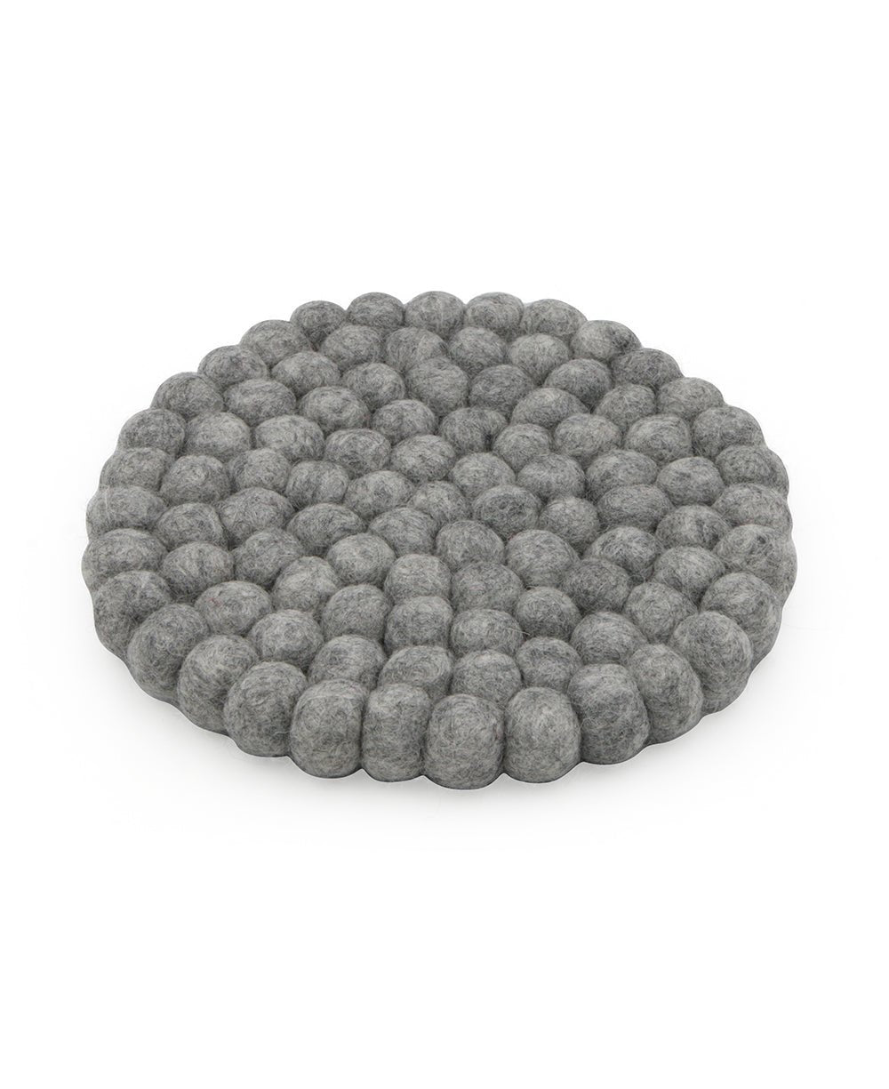 Cozy Gray Pom-Pom Trivet, Nepal、mySite、topwebapps