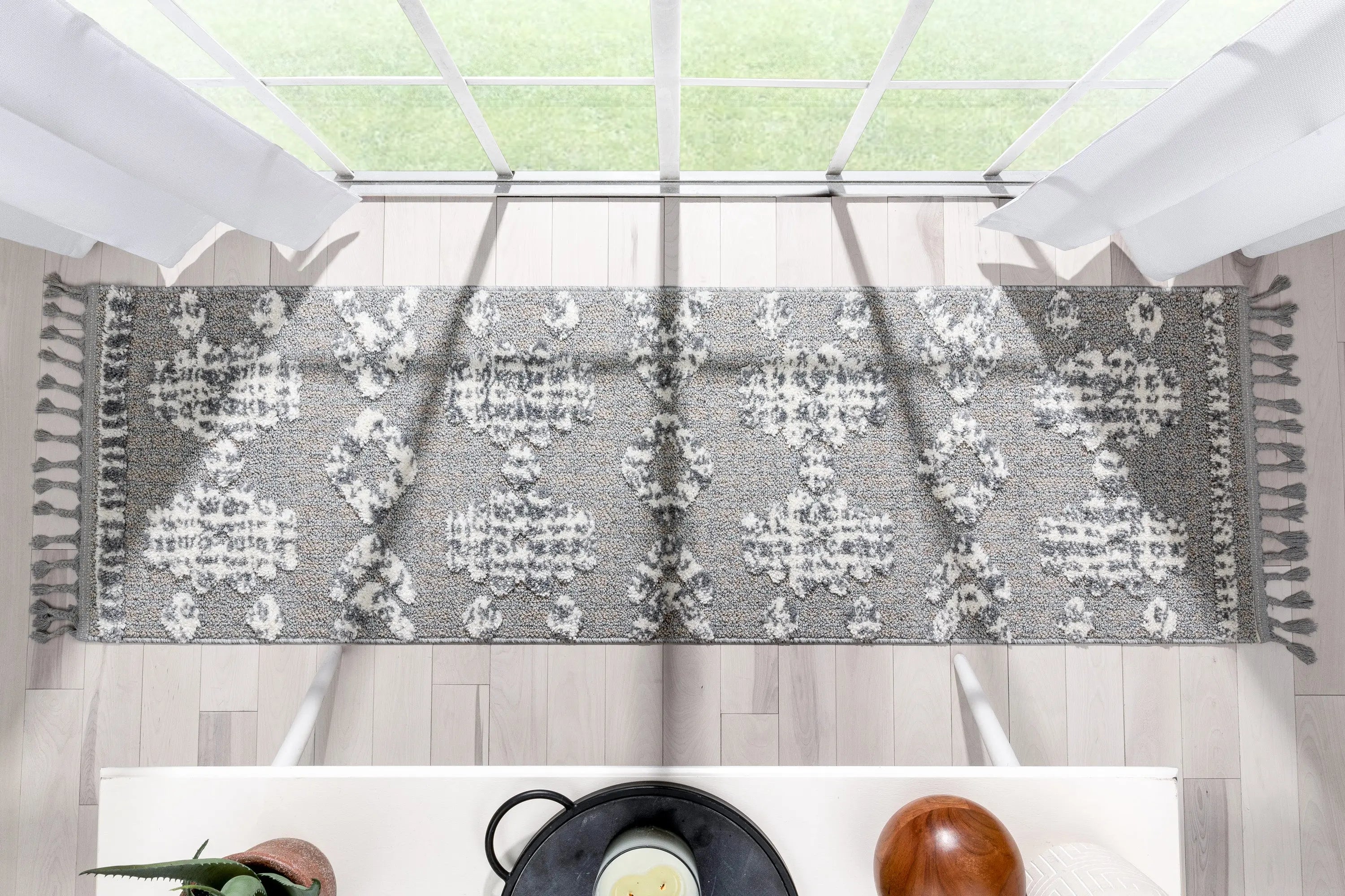 Savannah Tribal Geometric Pattern Ivory High-Low Textured Rug、mySite、gigharbornorthrealestate