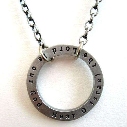 Emily Rosenfeld Hebrew/English Shema Circle Necklace、mySite、topwebapps