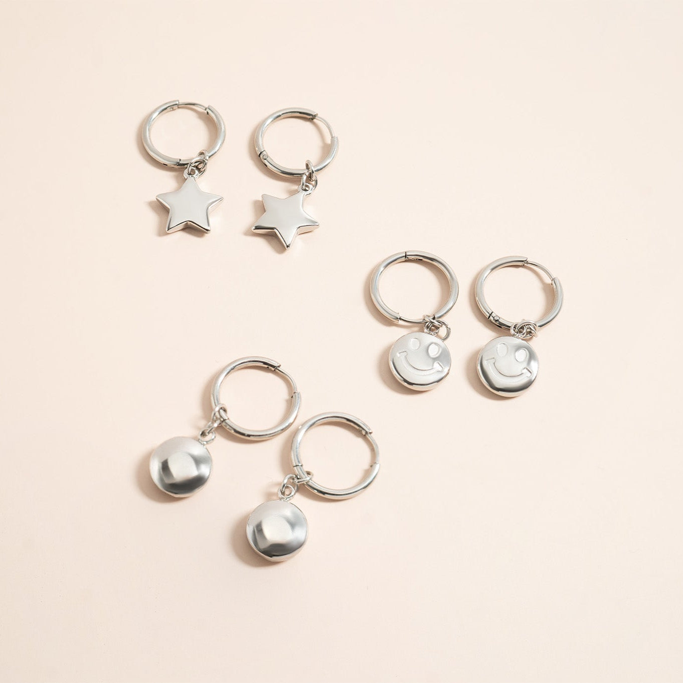 18K Gold PVD Stainless Steel Star Huggie Earrings / ERJ0070、mySite、dreamappss