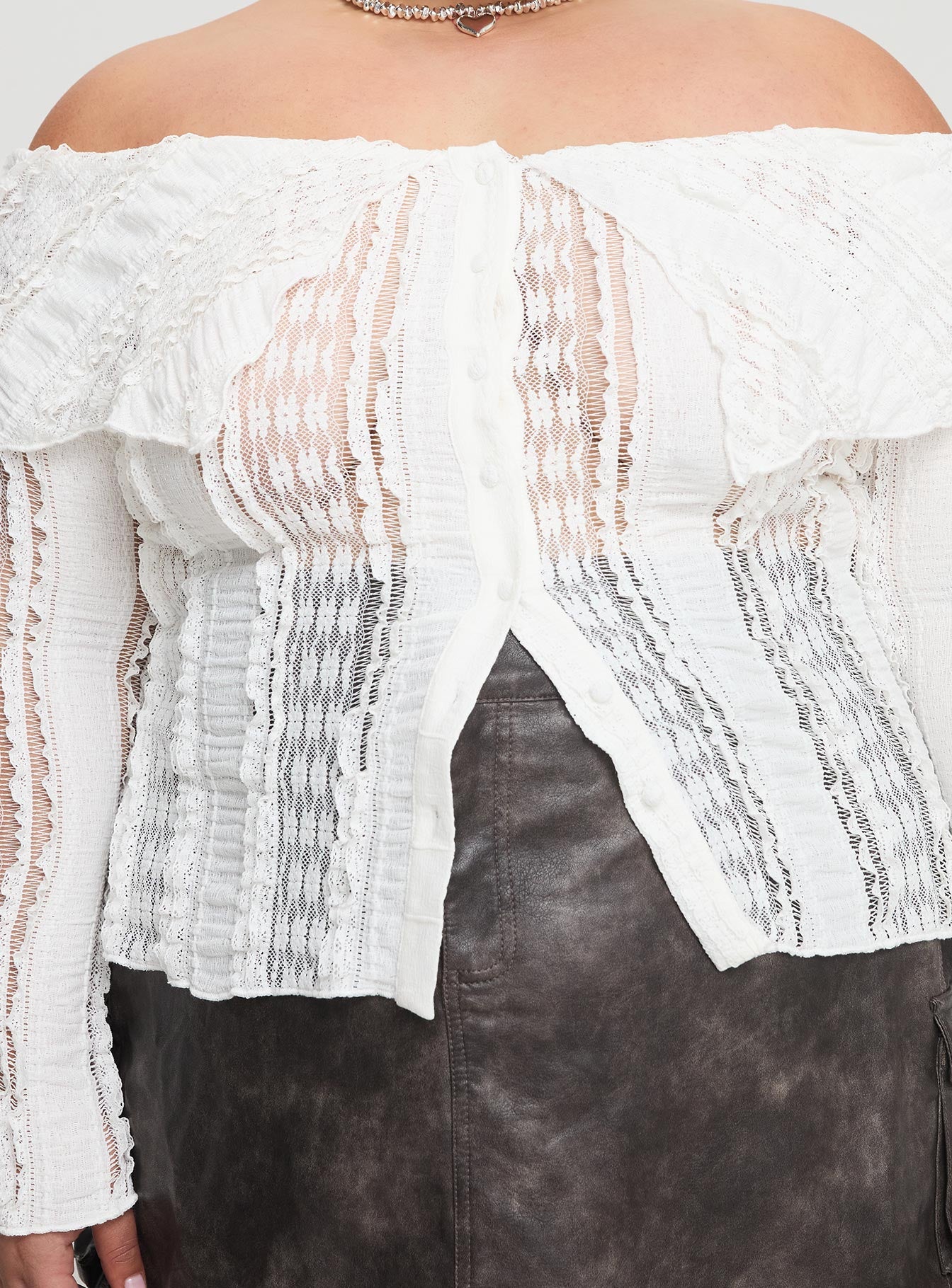 Lisbeth Off The Shoulder Top White Curve、mySite、solidvoid