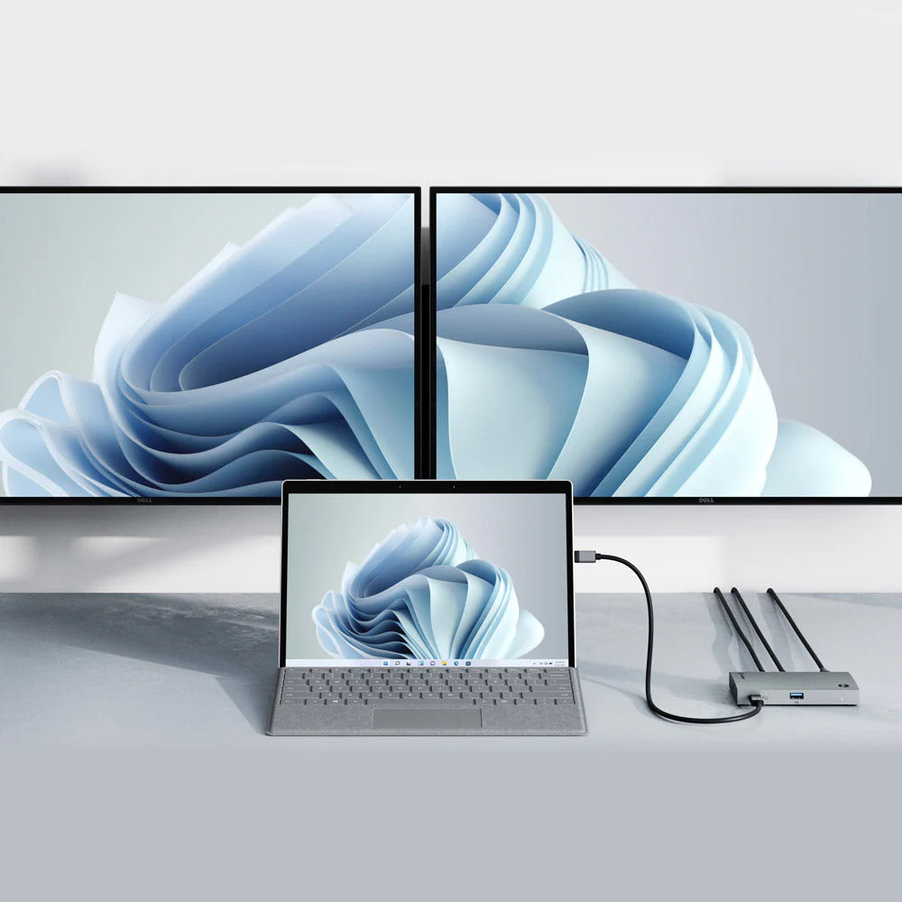 Clarity Max Pro 32 UHD 4K Monitor with USB-C Power Delivery and Webcam + Thunderbolt 4 BLAZE Hub、mySite、fannypackpong