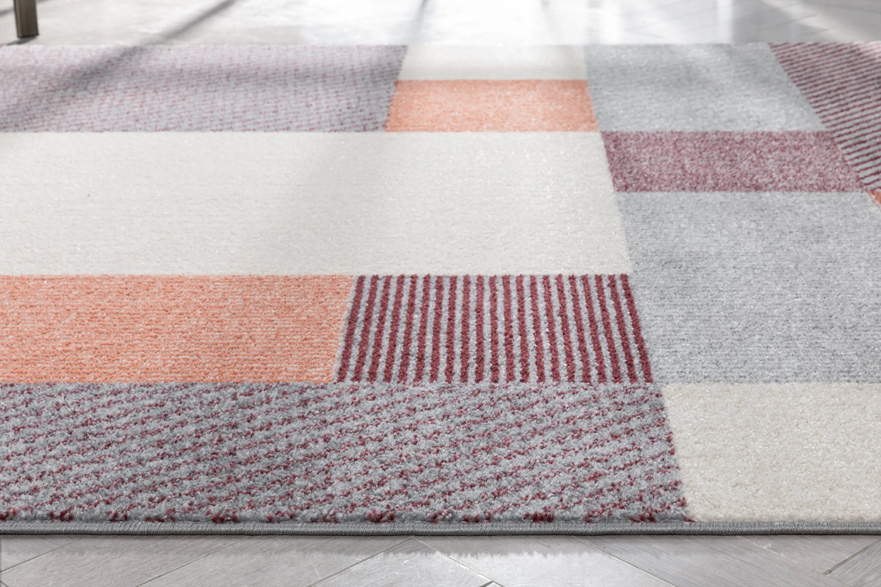 Wilma Modern Geometric Squares Blush Grey Rug、mySite、gigharbornorthrealestate