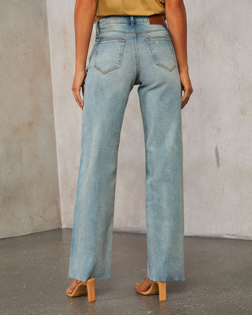 {product_title} - {shop_name}