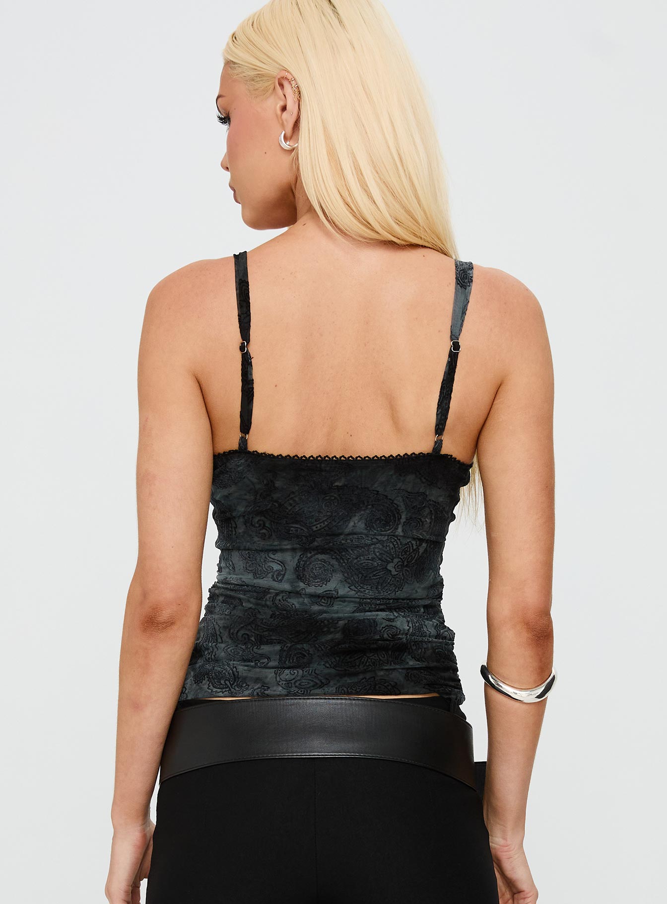 Attention On Me Top Black、mySite、solidvoid