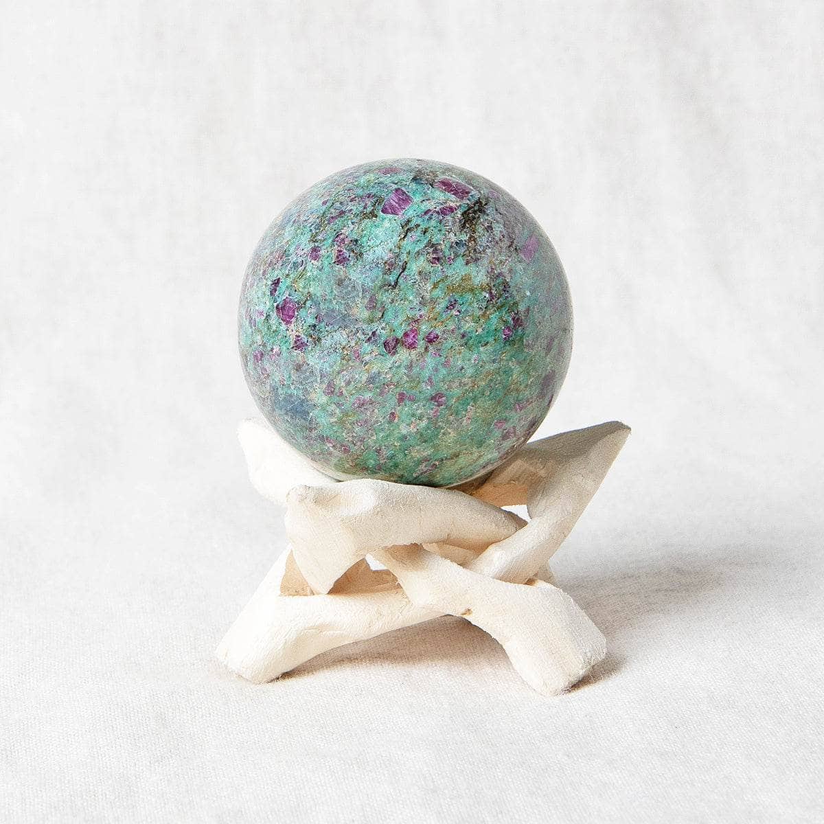 Ruby-Kyanite Sphere with Tripod、mySite、hinf8tx79