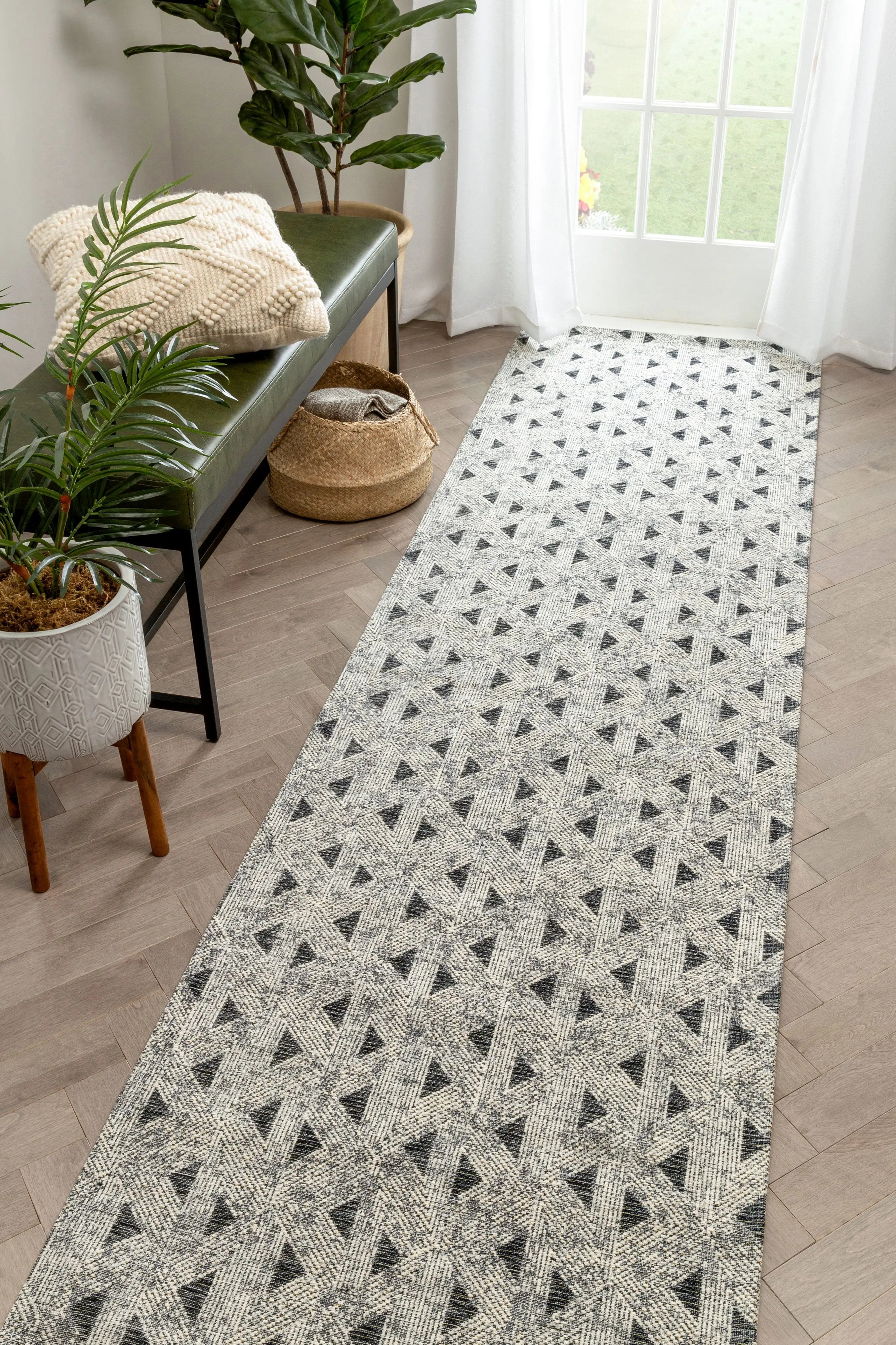 Veria Mid-Century Modern Geometric Grey 5'3 x 7'3 Kilim-Style Rug、mySite、gigharbornorthrealestate