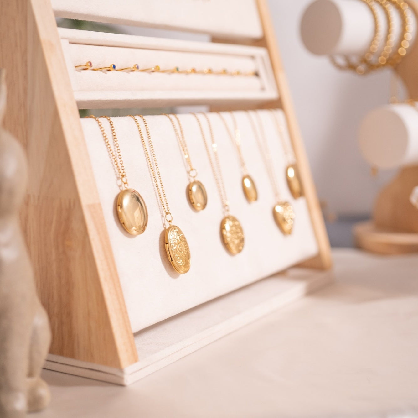 18K Gold PVD Stainless Steel Textured Oval Locket / PDL0245、mySite、dreamappss